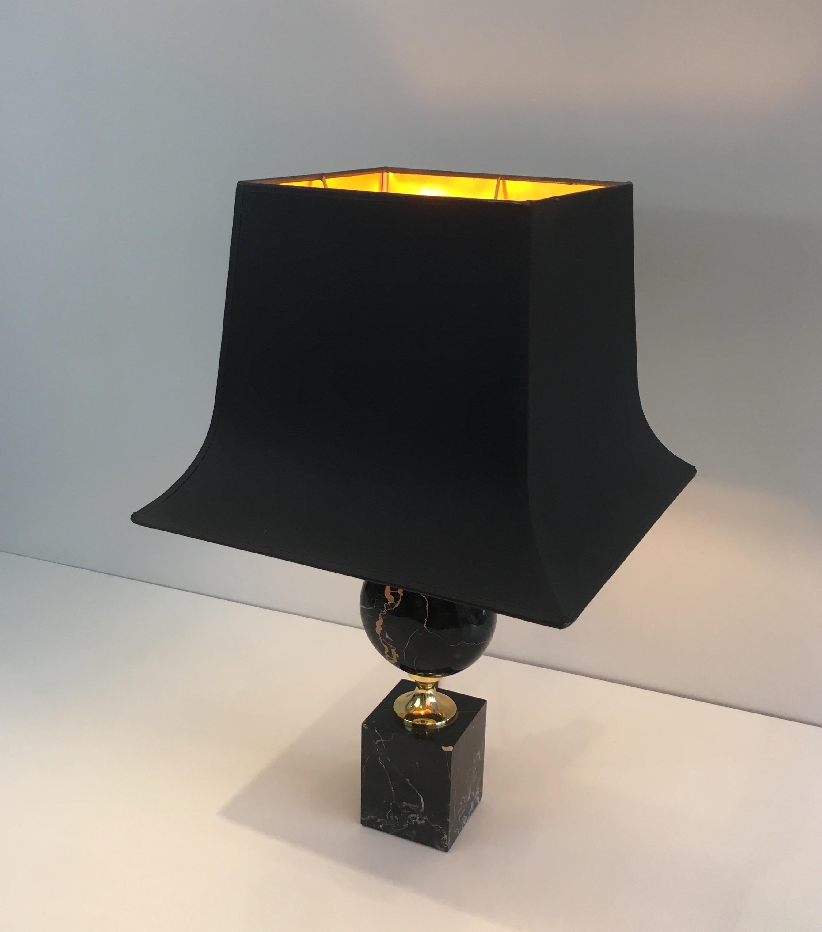Philippe Barbier, Black Marble and Gilt Metal Table Lamp, French, circa 1970 In Good Condition In Marcq-en-Barœul, Hauts-de-France