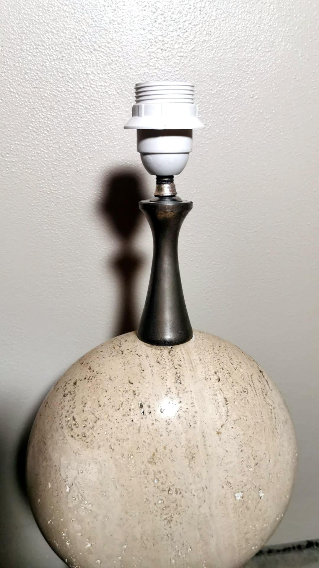 Lampe française moderne Philippe Barbier en travertin (sans abat-jour)  Bon état - En vente à Prato, Tuscany