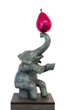 Elefante y su globo rosa