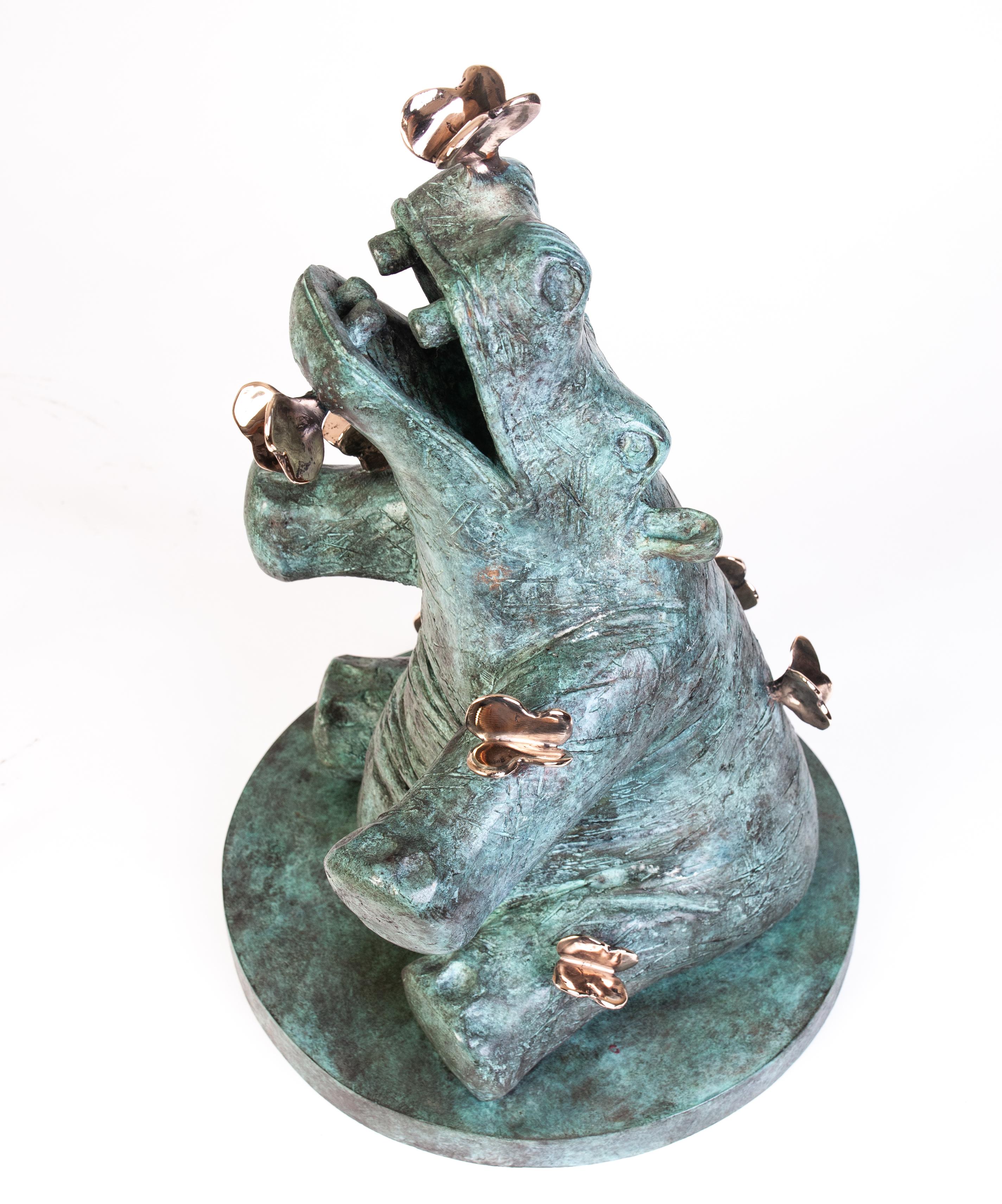 Philippe Berry Figurative Sculpture - Hippo et Papillons