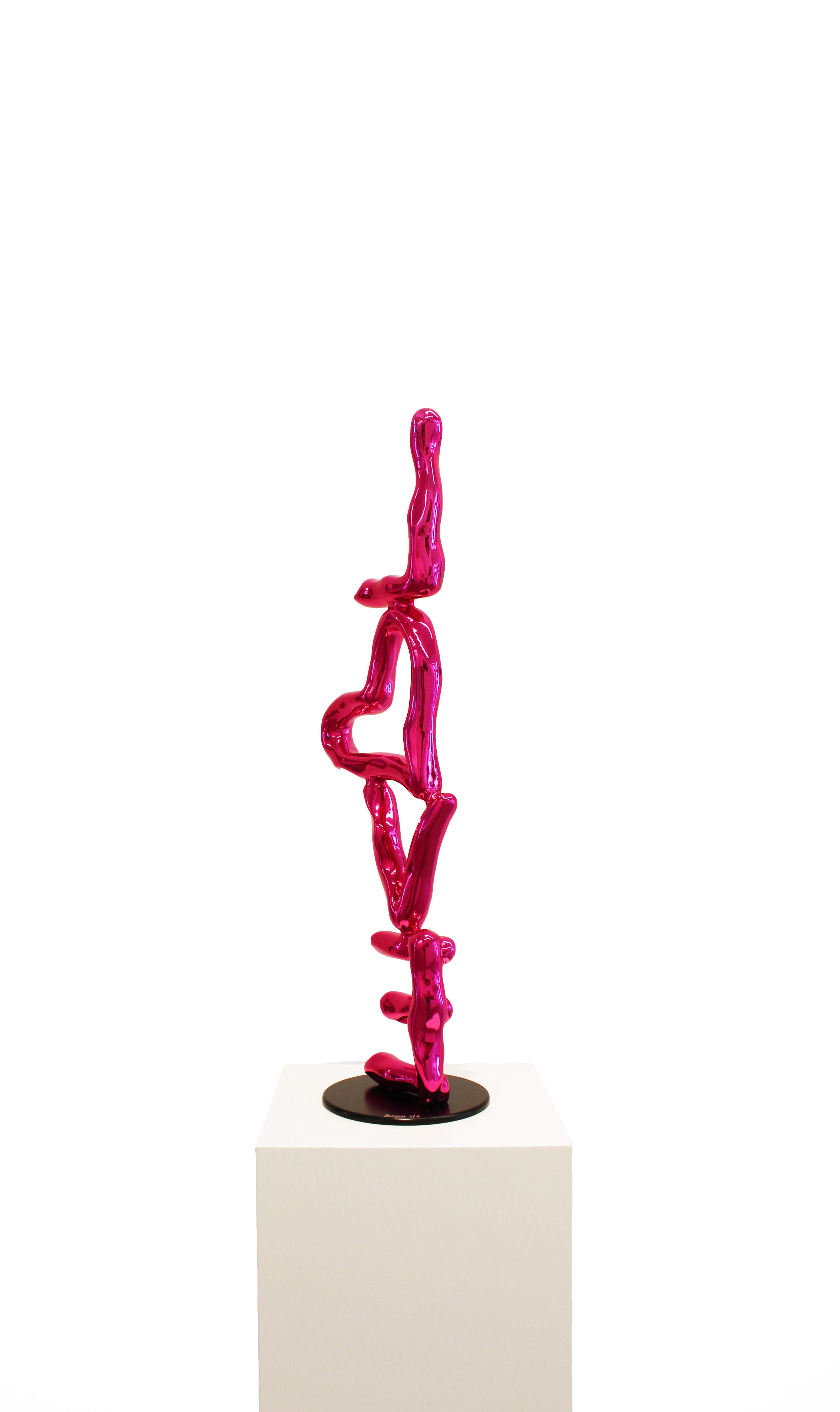 LOVE - Gold Figurative Sculpture by Philippe Berry