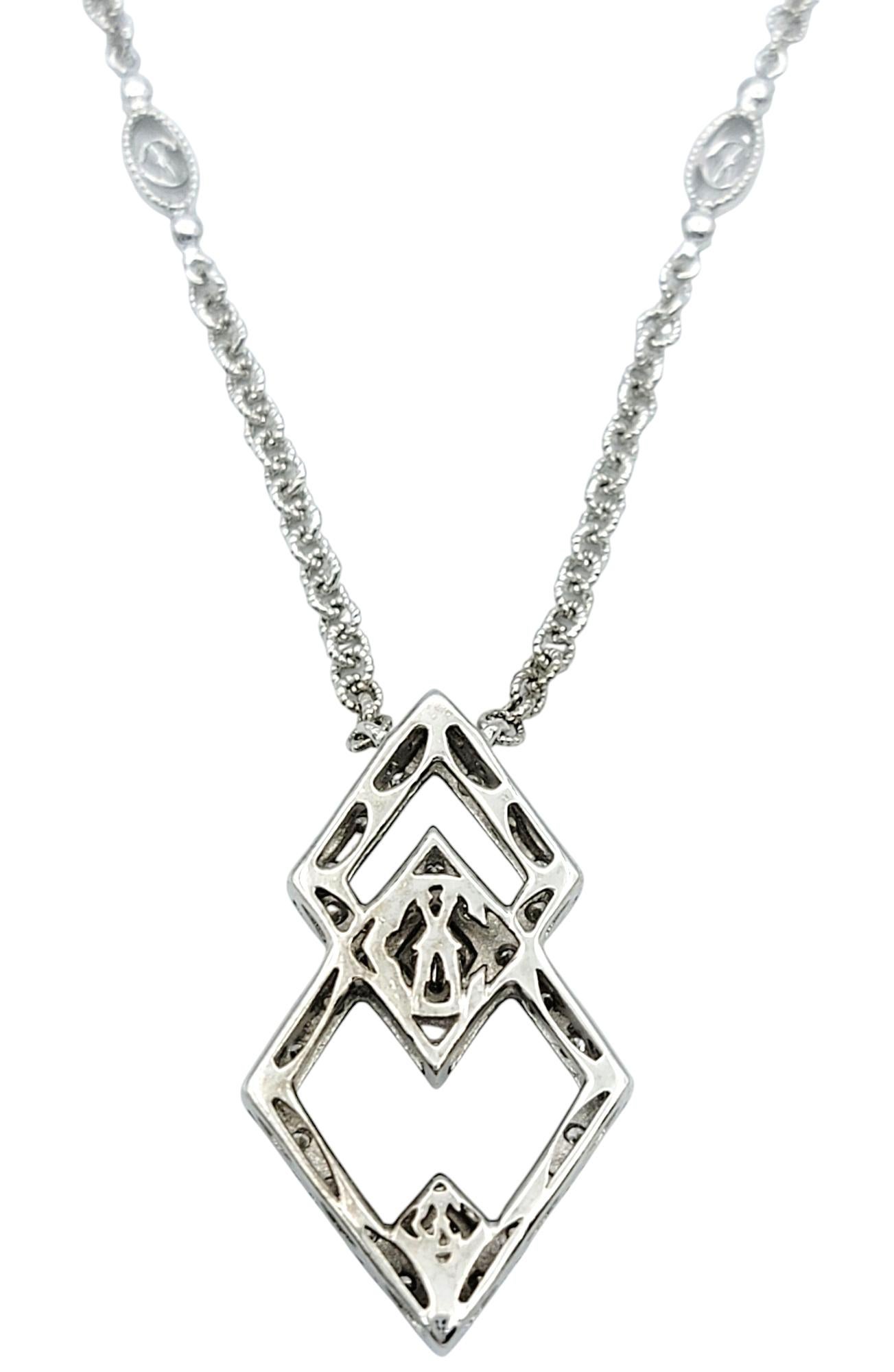 Collana con ciondolo geometrico aperto con diamanti di Philippe Charriol in oro bianco 18 carati In condizioni buone in vendita a Scottsdale, AZ