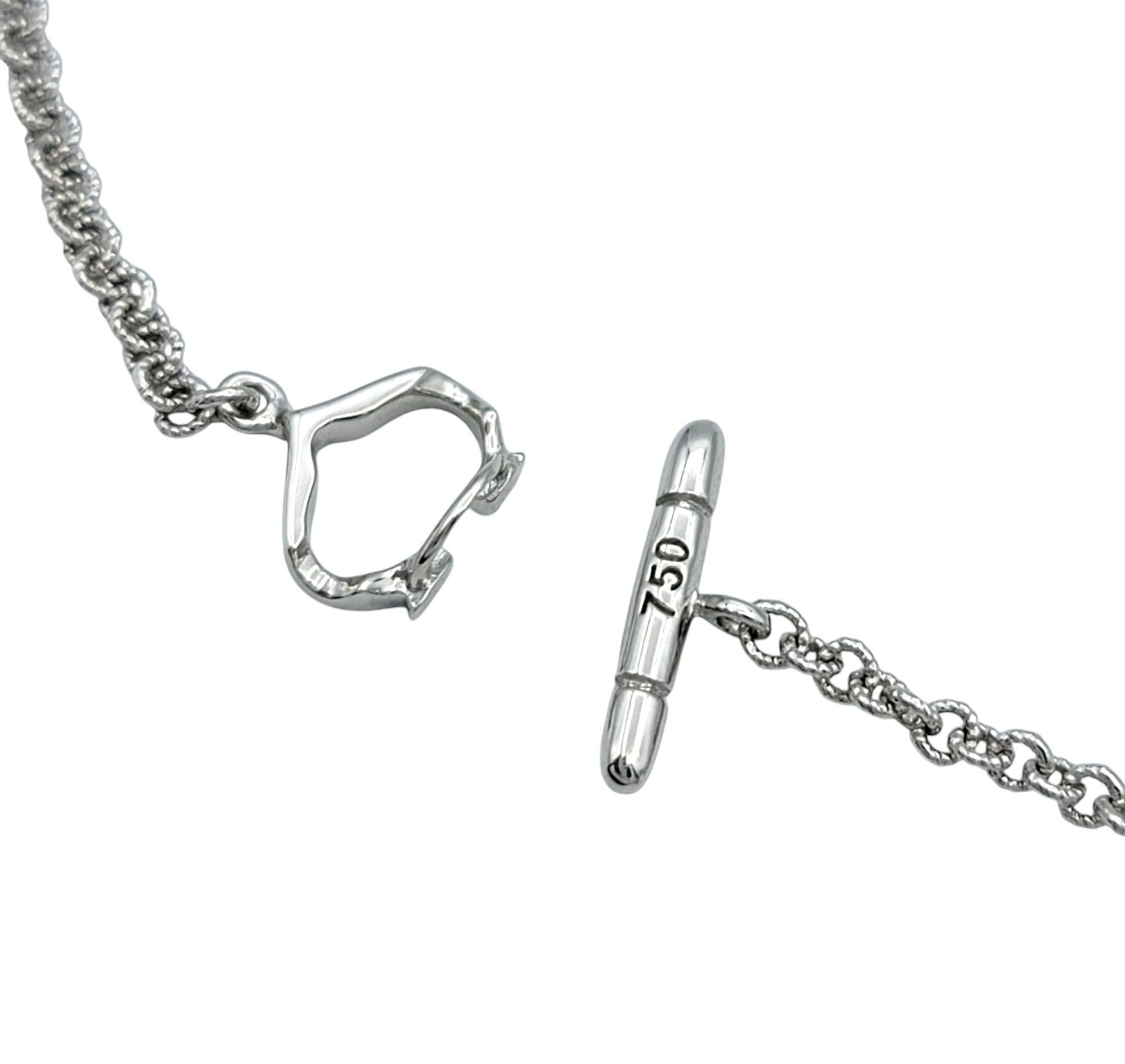 Collana con ciondolo geometrico aperto con diamanti di Philippe Charriol in oro bianco 18 carati in vendita 1