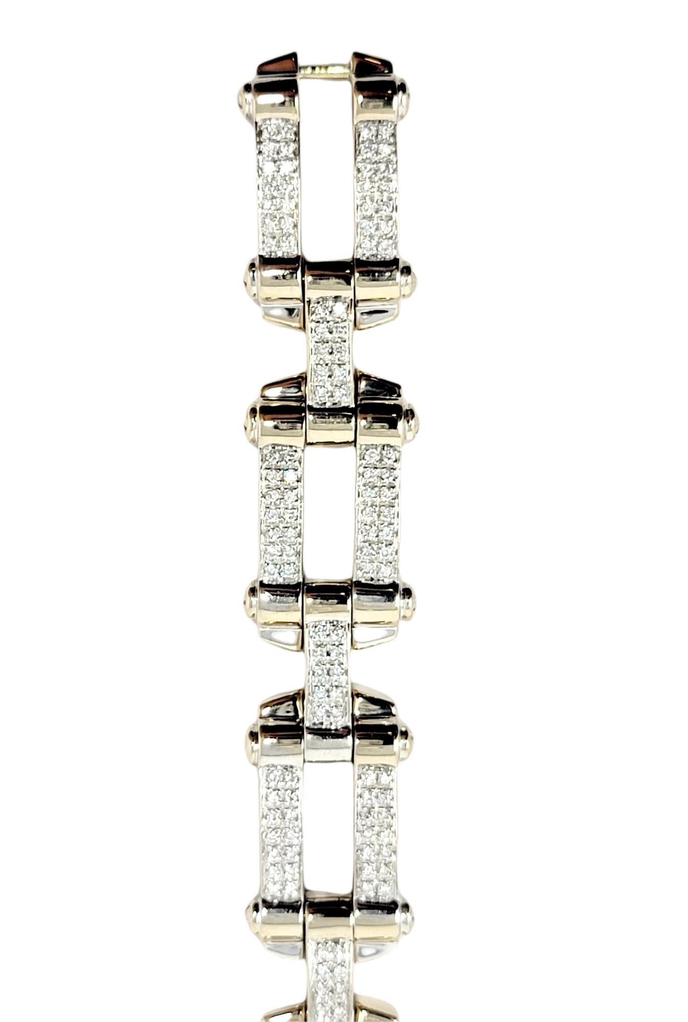 Philippe Charriol Bracelet à maillons articulés en or blanc 18 carats avec diamants pavés Unisexe en vente