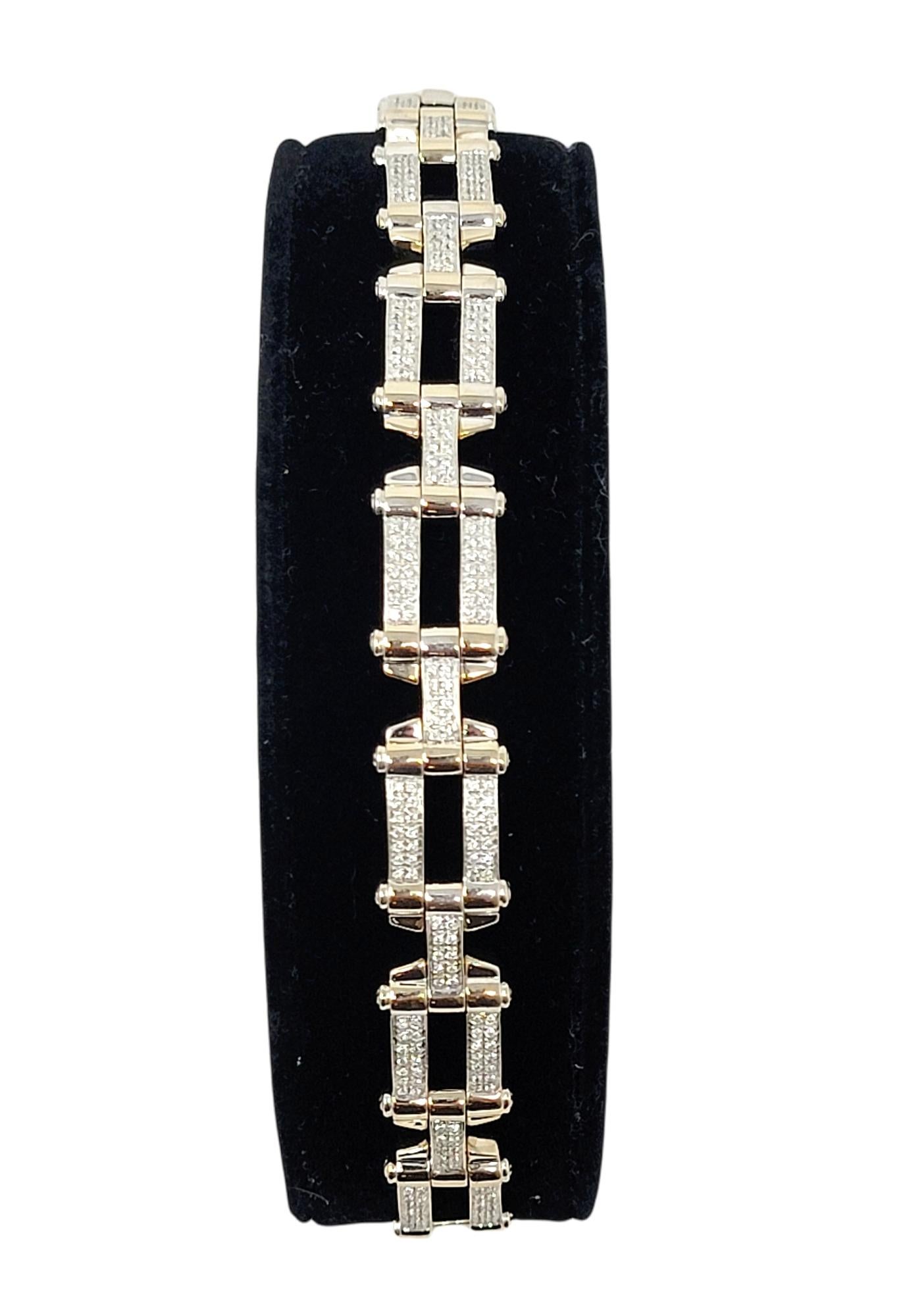 Philippe Charriol Bracelet à maillons articulés en or blanc 18 carats avec diamants pavés en vente 2