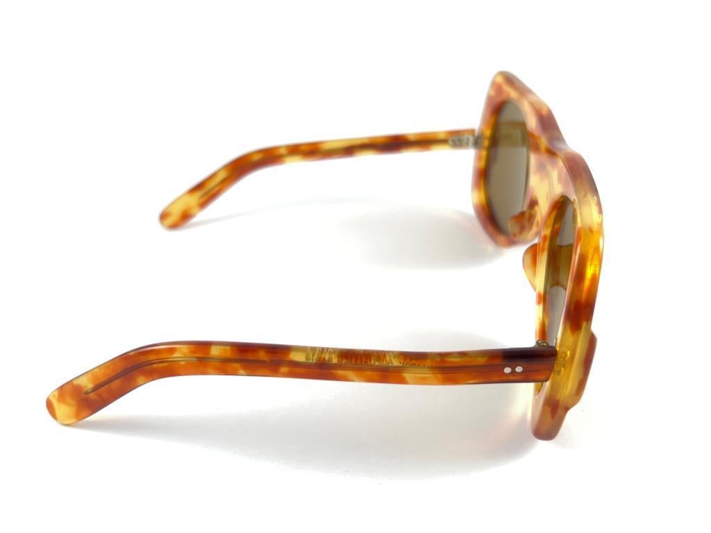 Philippe Chevallier Avant Garde Translucent Light Tortoise Sunglasses 1960s  In Excellent Condition For Sale In Baleares, Baleares