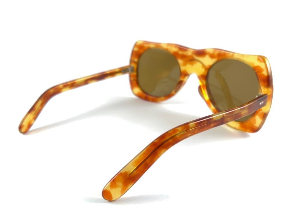 Occhiali da sole Philippe Chevallier Avant Garde Translucent Light Tortoise 1960s in vendita 4