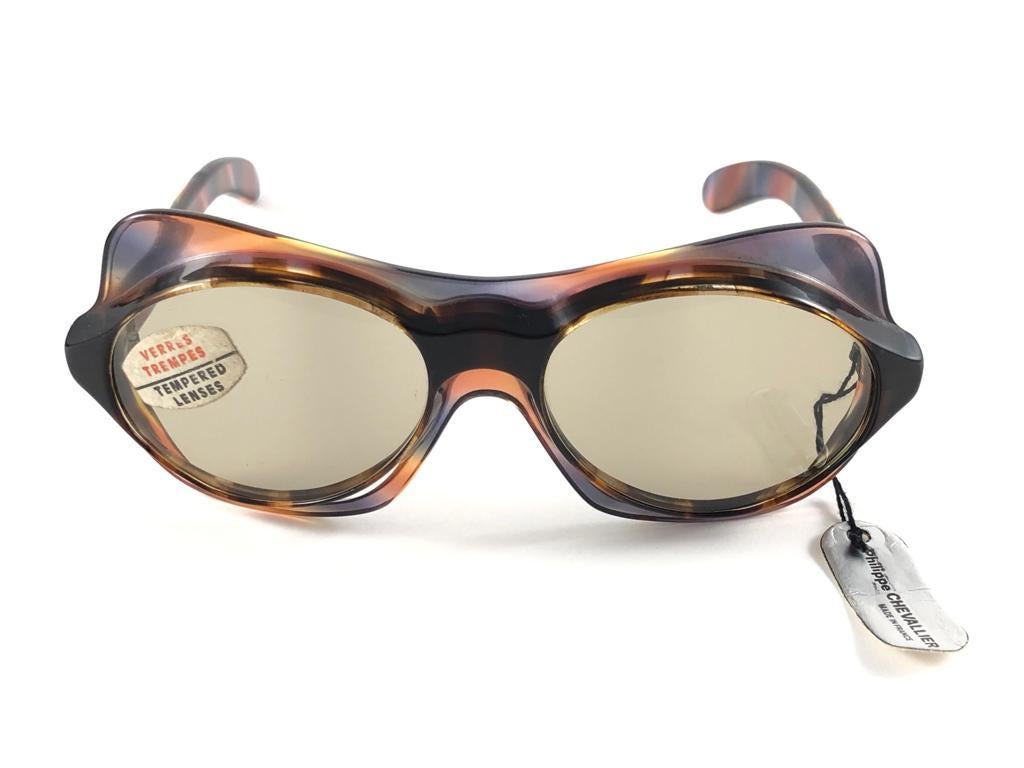 Philippe Chevallier Vintage Avant Garde Transluzente Sonnenbrille, 1960er Jahre (Beige) im Angebot