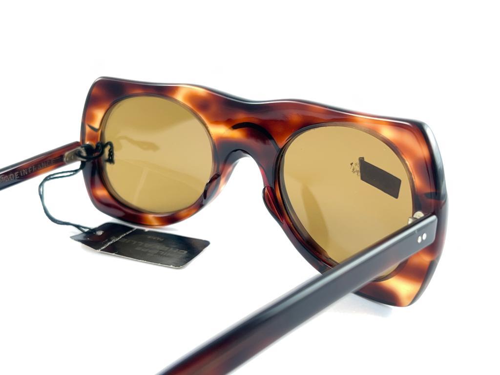 Philippe Chevallier Vintage Avant Garde Translucent tortoise Sunglasses 1960s  For Sale 8