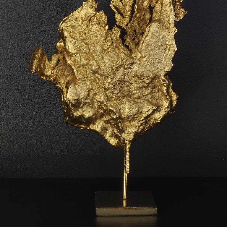 Doré Sculpture abstraite dorée de Philippe Cheverny, vers 1970 en vente
