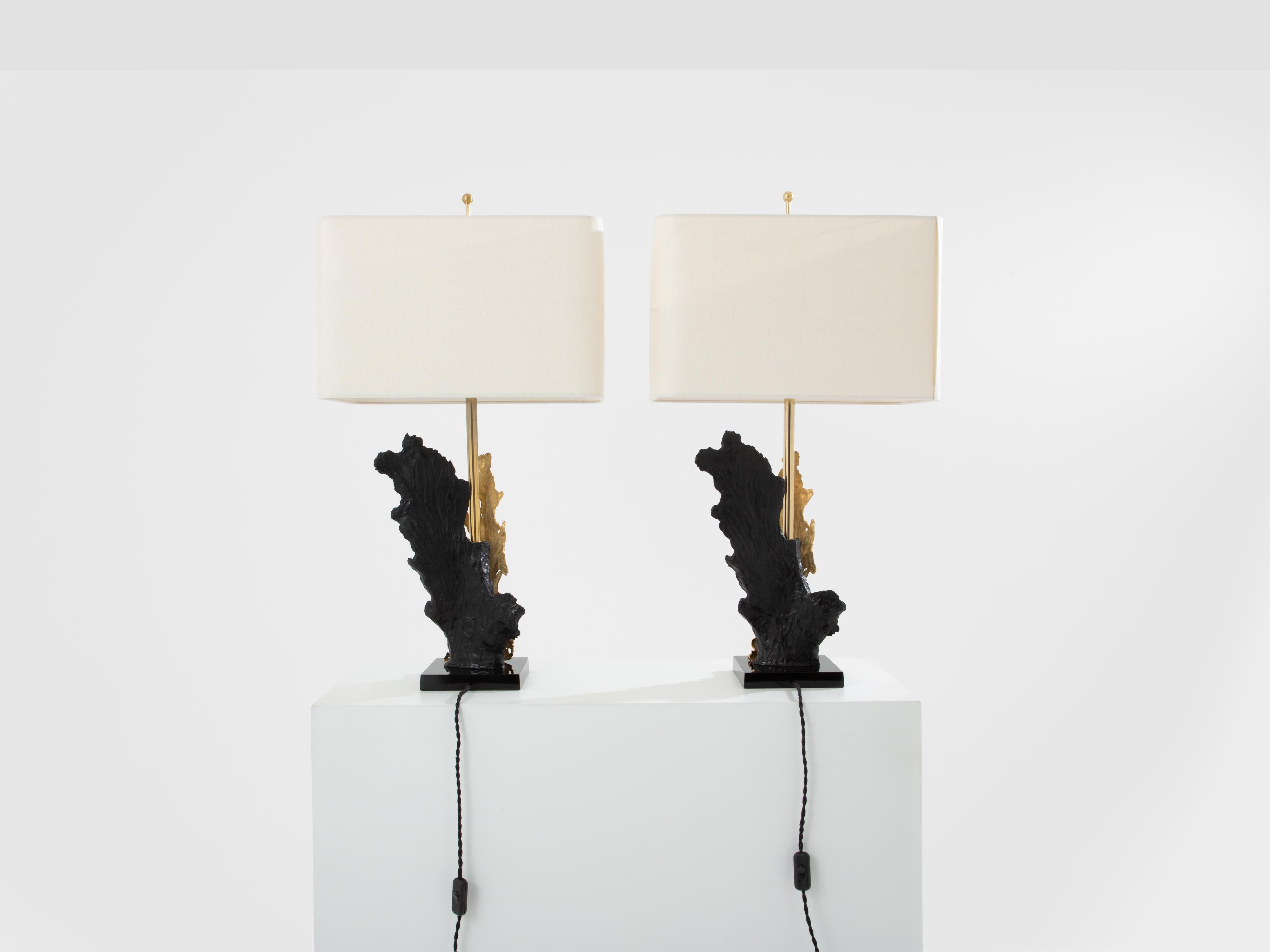 Philippe Cheverny paire de grandes lampes de table en résine et bronze années 1970 en vente 5