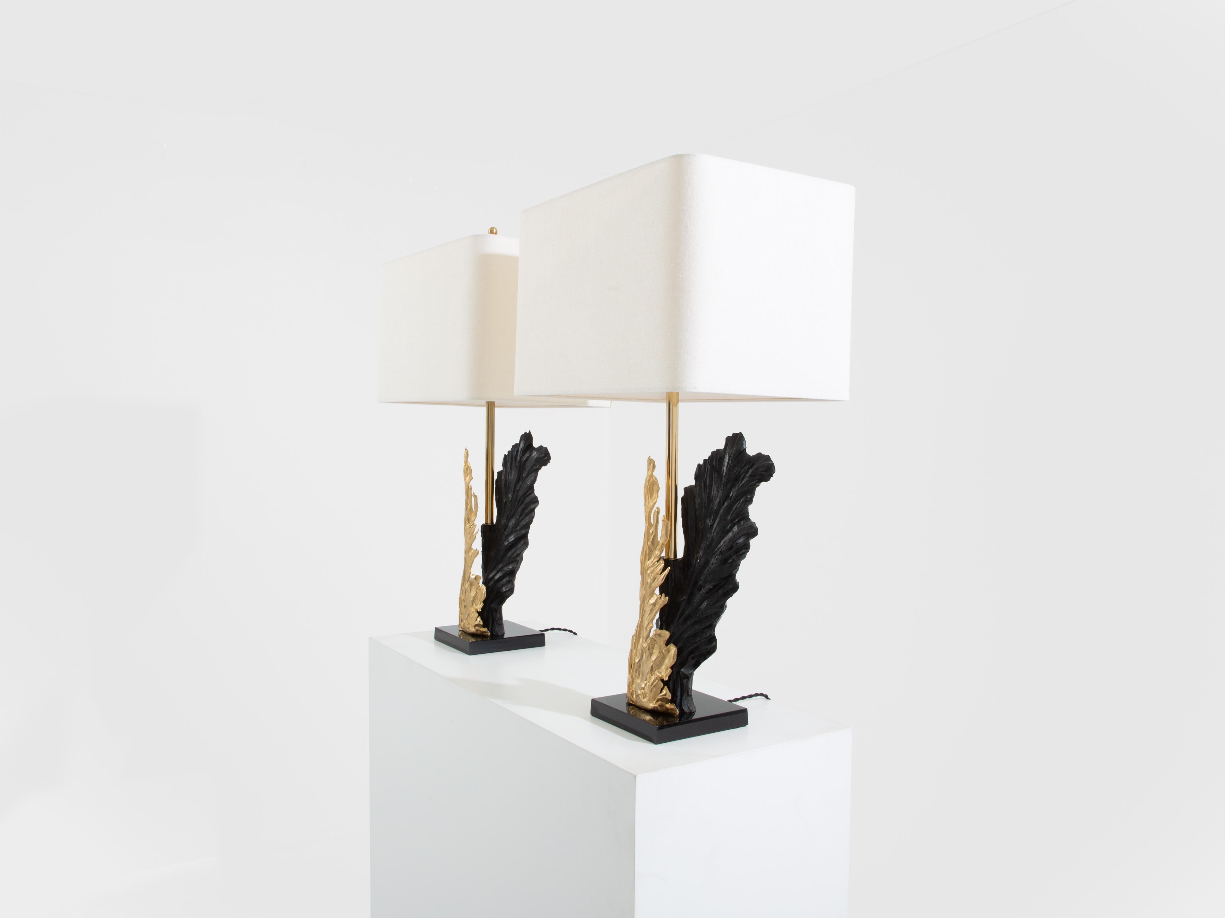 Français Philippe Cheverny paire de grandes lampes de table en résine et bronze années 1970 en vente