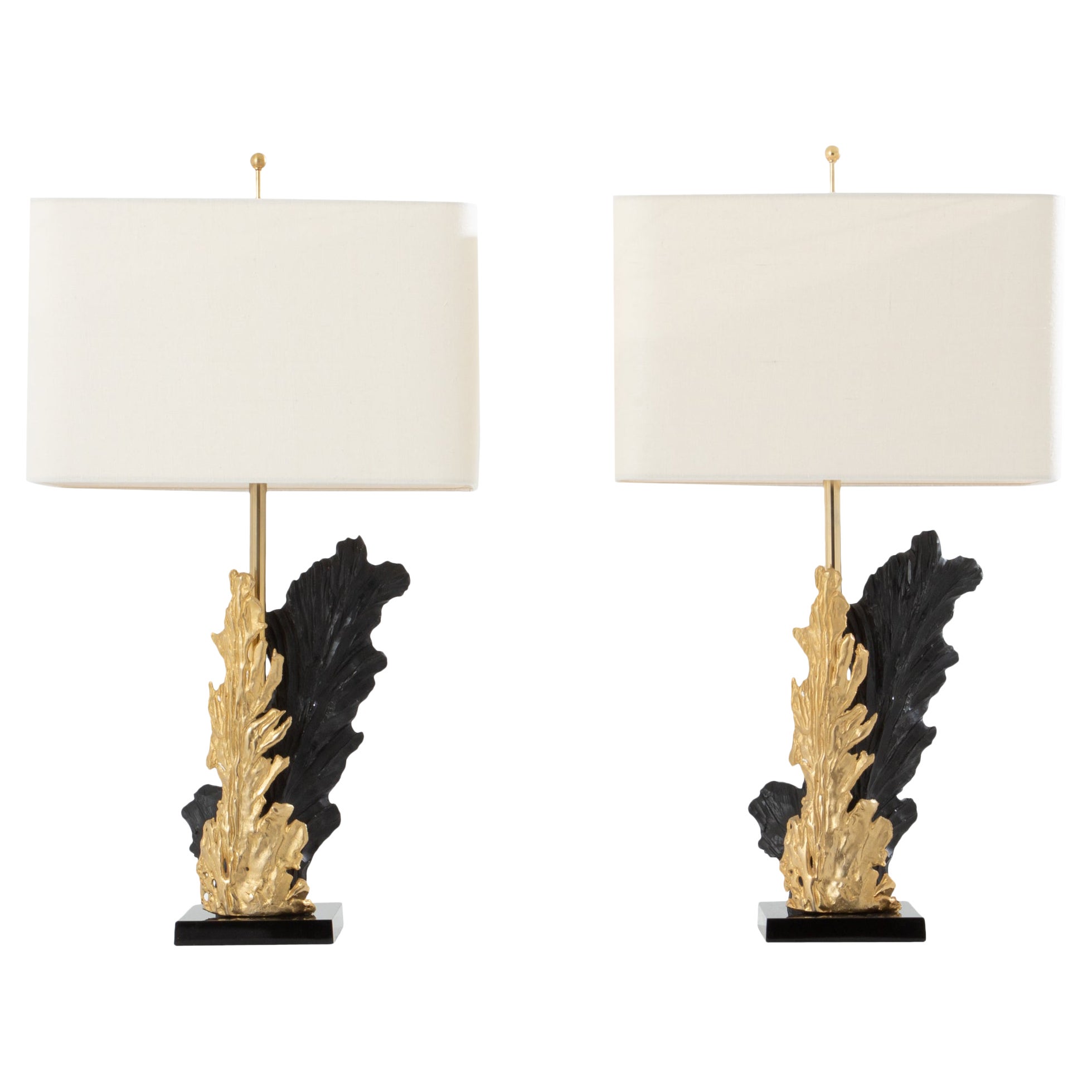 Philippe Cheverny paire de grandes lampes de table en résine et bronze années 1970 en vente