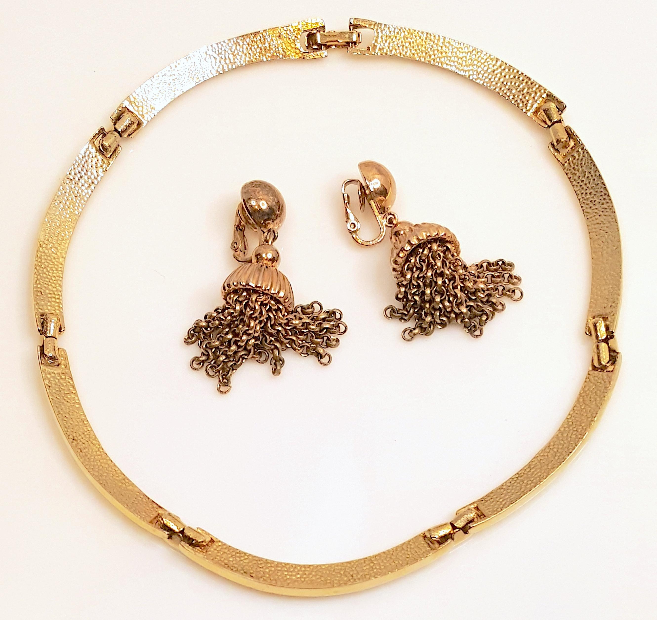 Trifari AlfredPhilippe GoldDemiParure Boucles d'oreilles à pampilles et collier à maillons en cristal Bon état - En vente à Chicago, IL