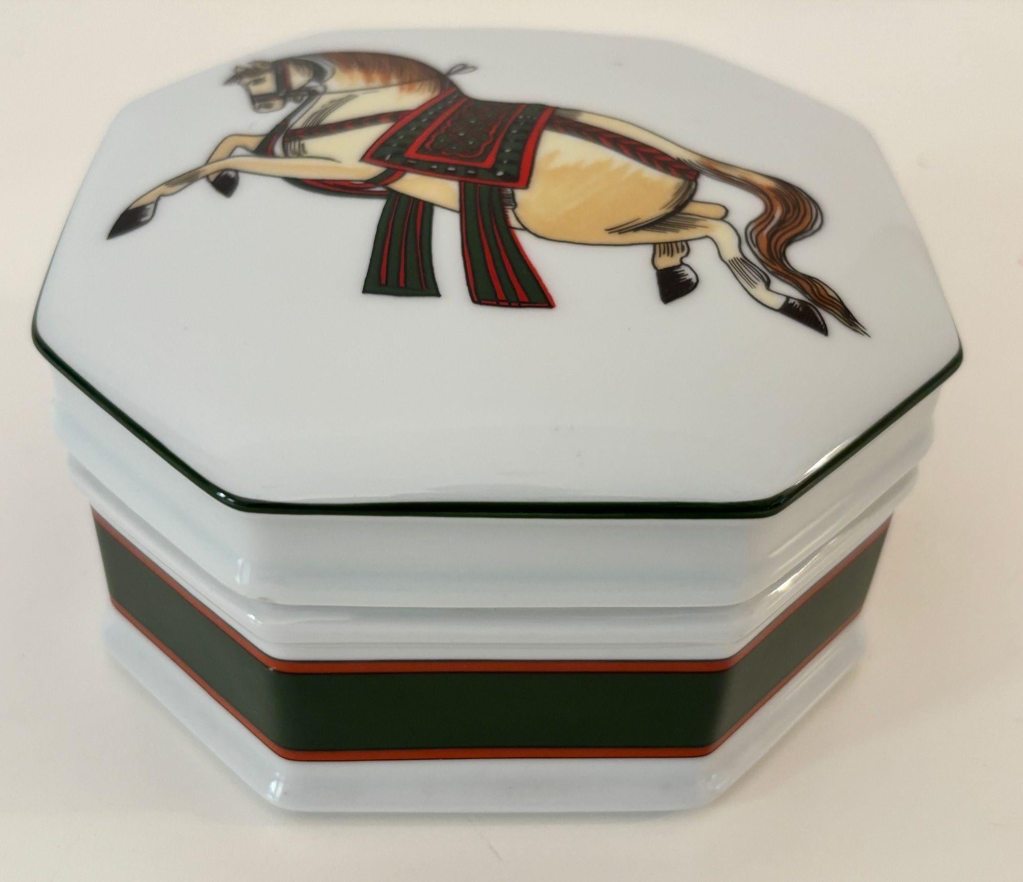 Philippe Deshoulieres for Sophie d’E Limoges Signed Porcelain Horse Trinket Box In Good Condition For Sale In North Hollywood, CA