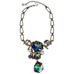 Philippe Ferrandis Halskette aus schwarzem Metall, Glas-Cabochon und Kristall-Anhänger