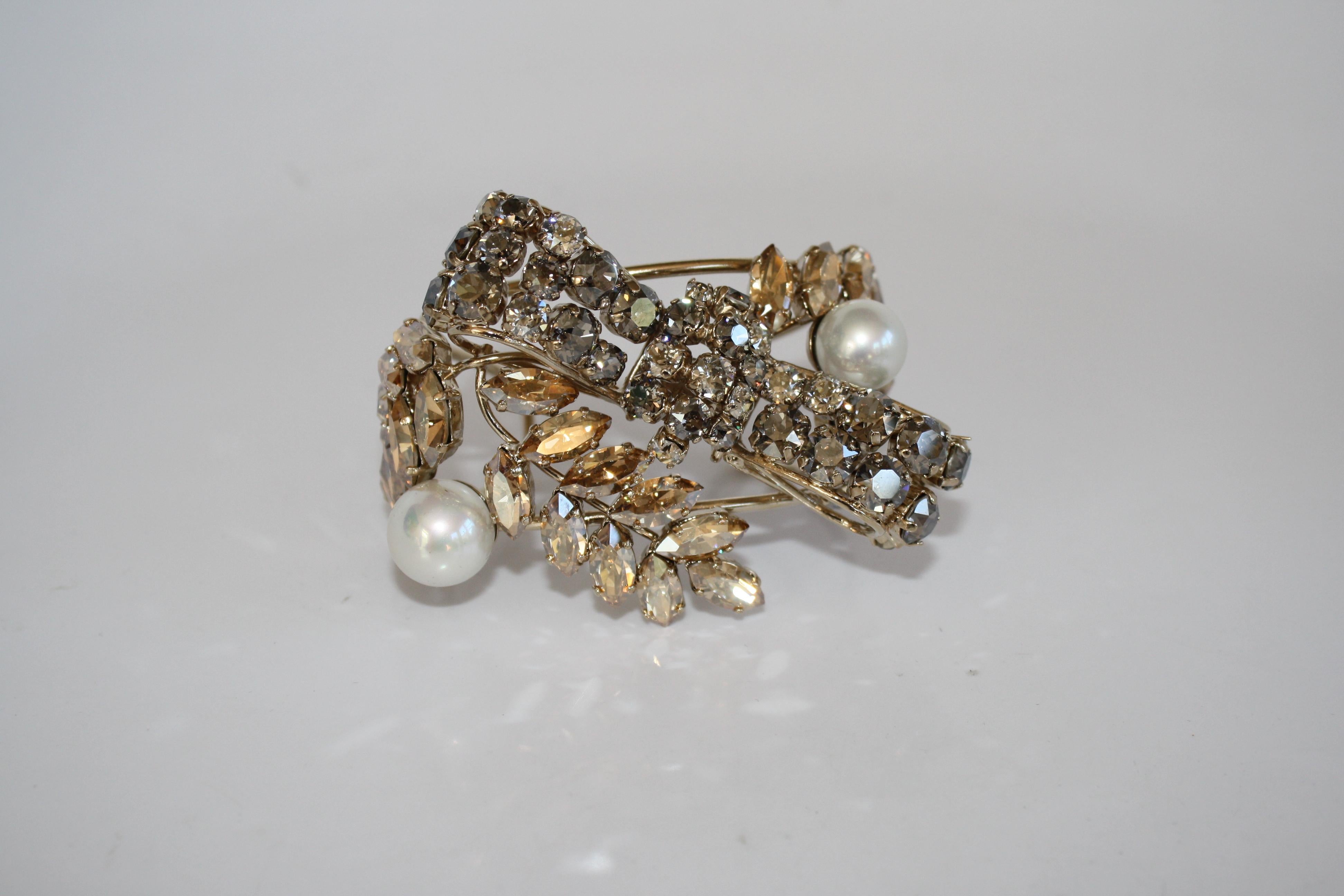 Philippe Ferrandis Bow and Leaf Motif Bracelet In New Condition For Sale In Virginia Beach, VA