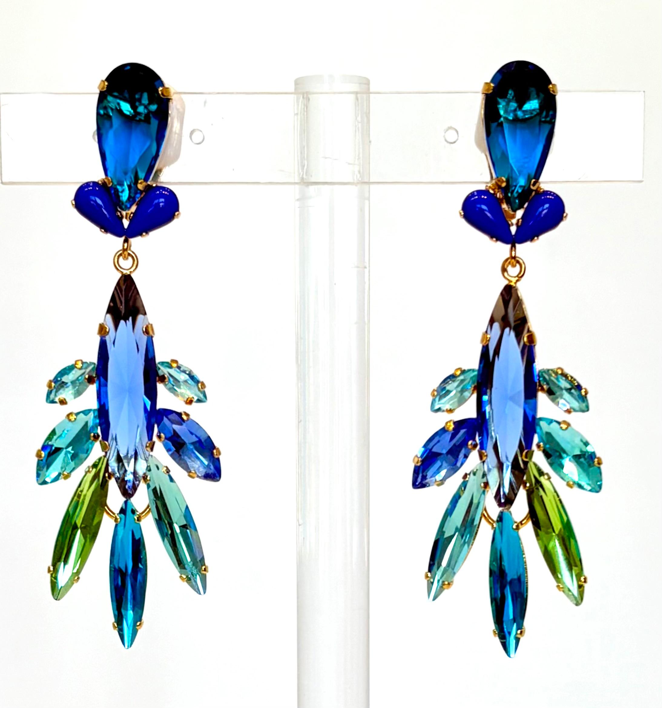 Colibri 
Una collezione che trasforma l'esotismo in brillantezza, dove la fantasia diventa preziosa. Cristalli Swarovski 

Informazioni su Philippe Ferrandis
