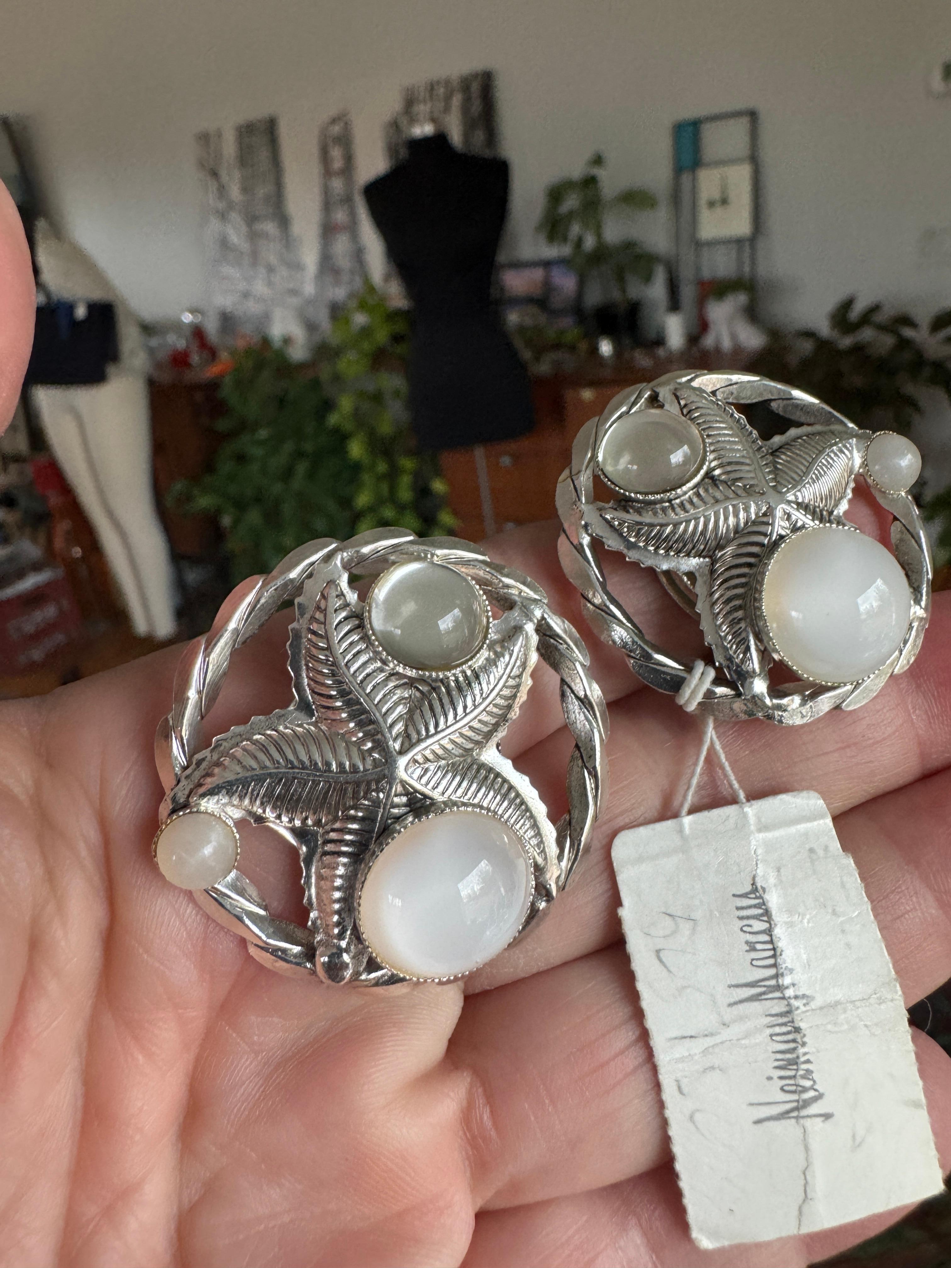 Orecchini Philippe Ferrandis con cabochon di vetro e stella marina in argento, mai indossati - Anni '90 in vendita 1