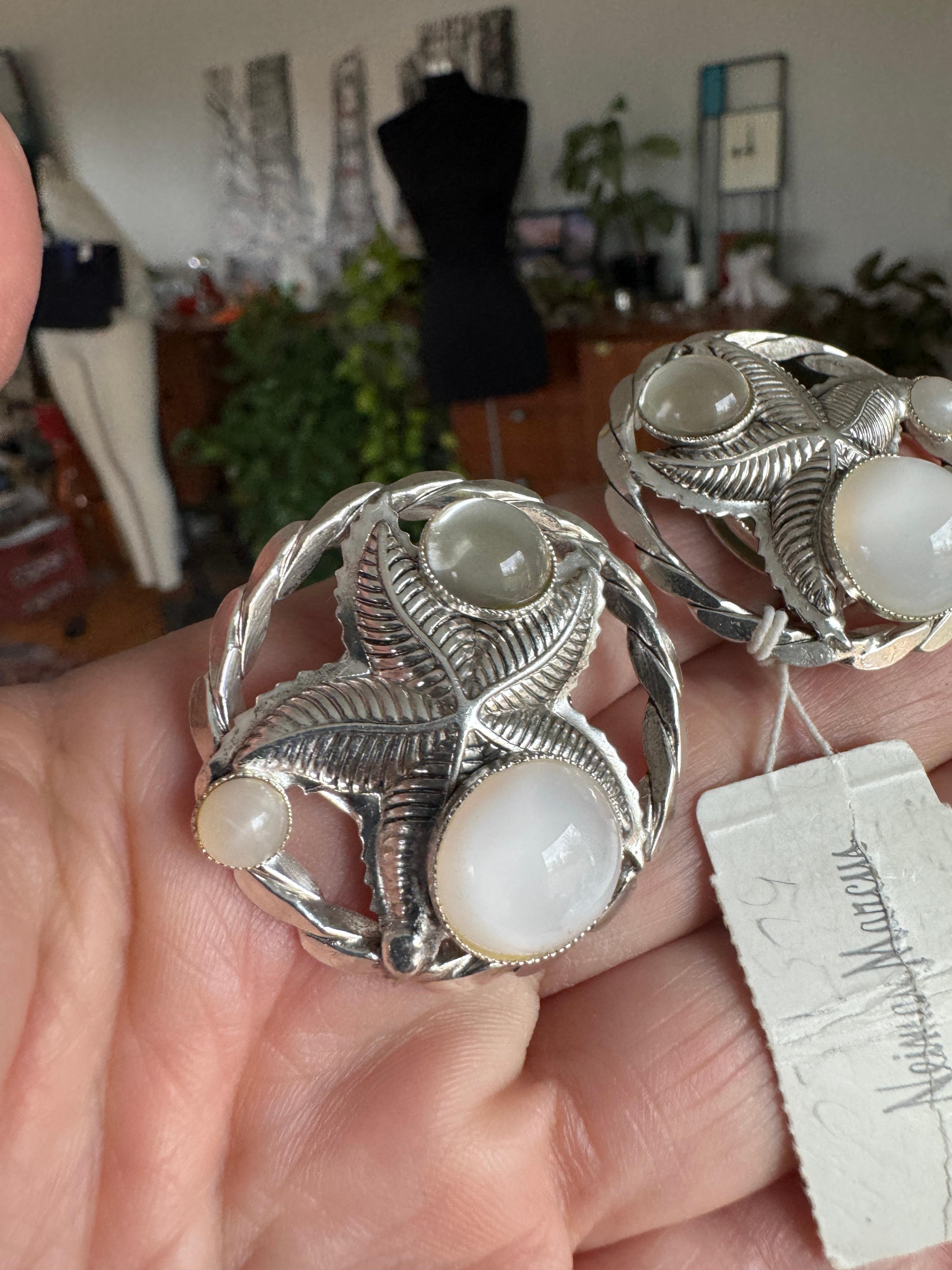 Orecchini Philippe Ferrandis con cabochon di vetro e stella marina in argento, mai indossati - Anni '90 in vendita 2