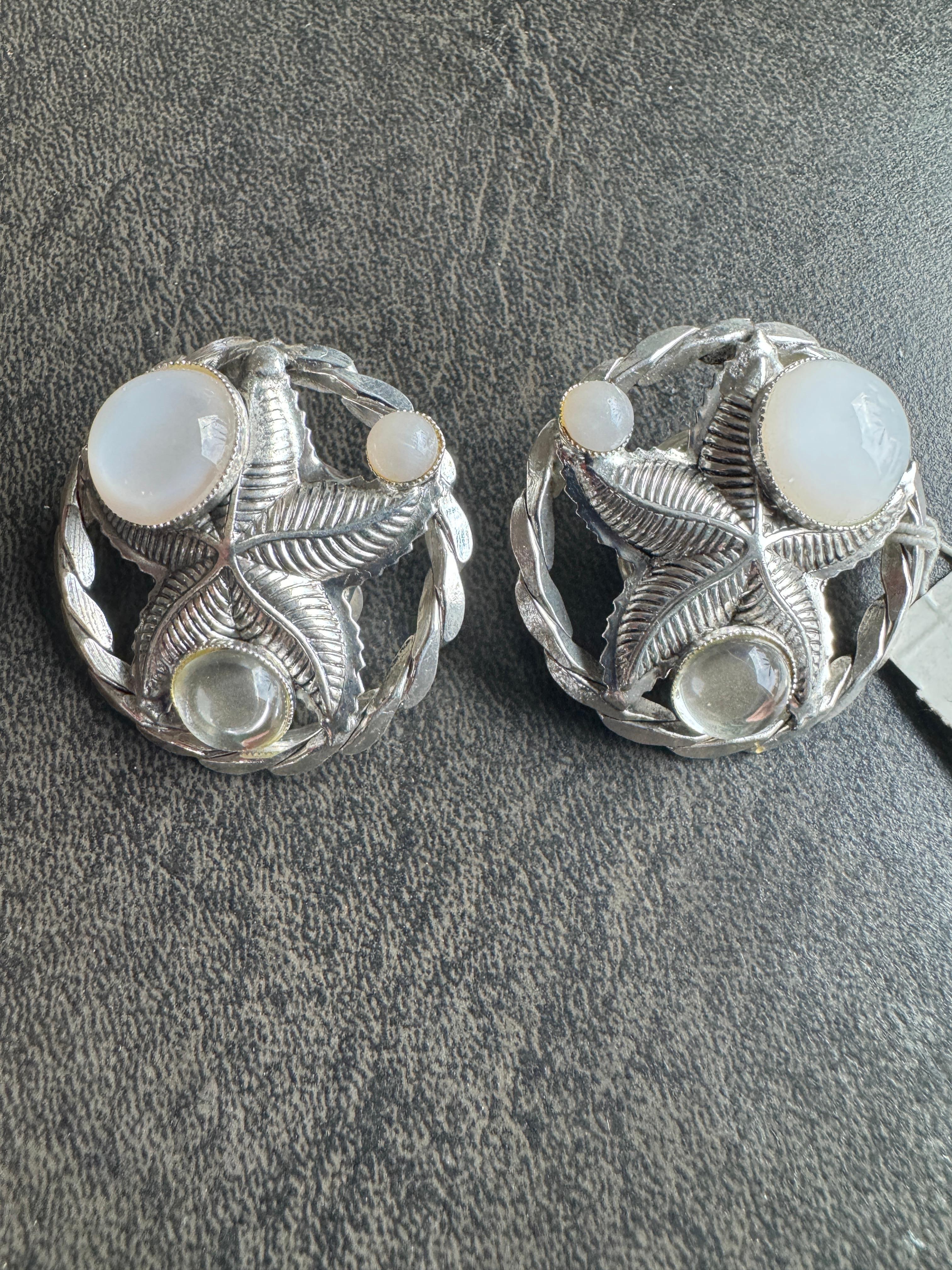 Orecchini Philippe Ferrandis con cabochon di vetro e stella marina in argento, mai indossati - Anni '90 in vendita 5