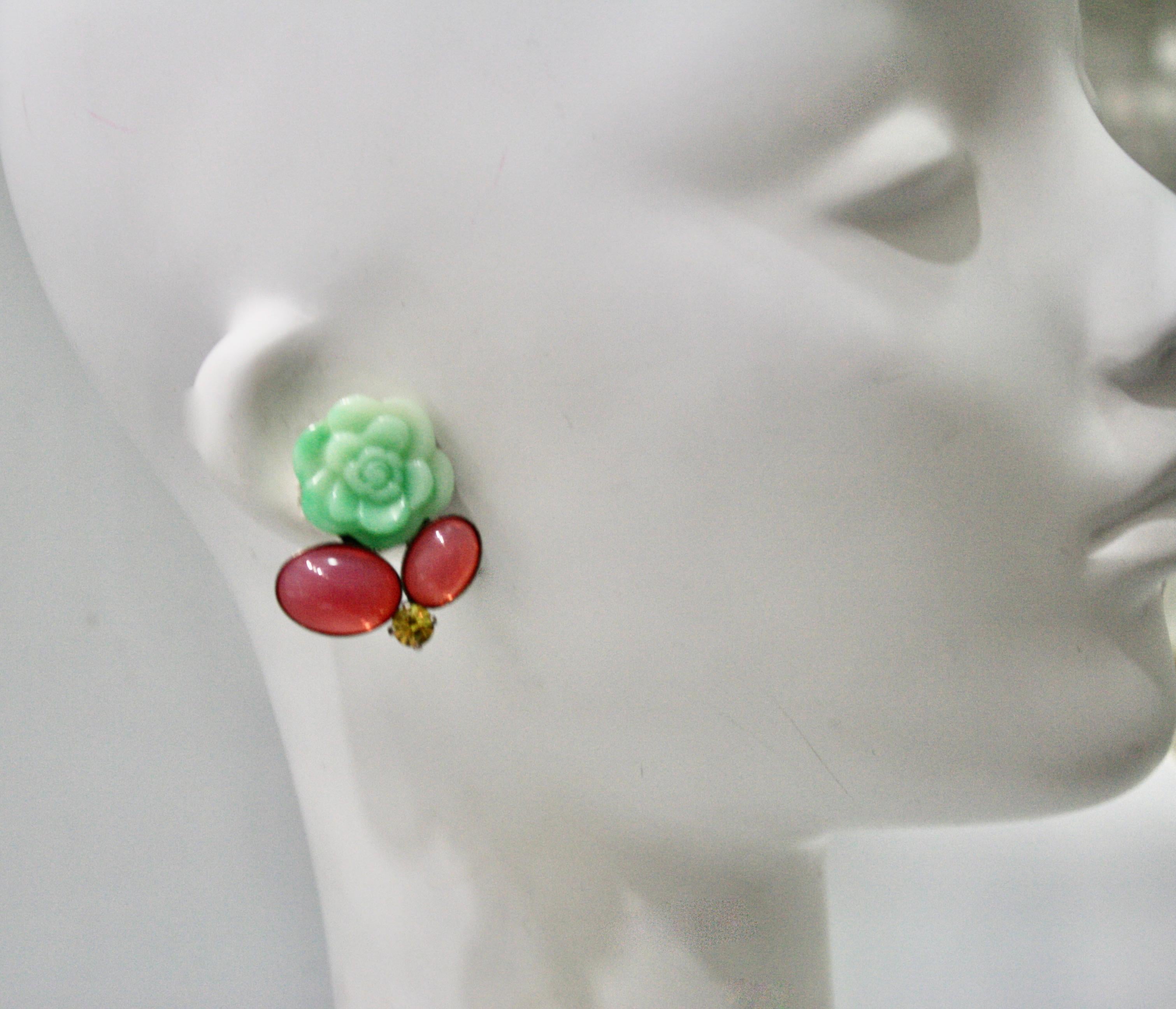Philippe Ferrandis Green Flower Clip earrings In New Condition For Sale In Virginia Beach, VA