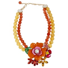 Collana girocollo floreale arancione e gialla di Philippe Ferrandis