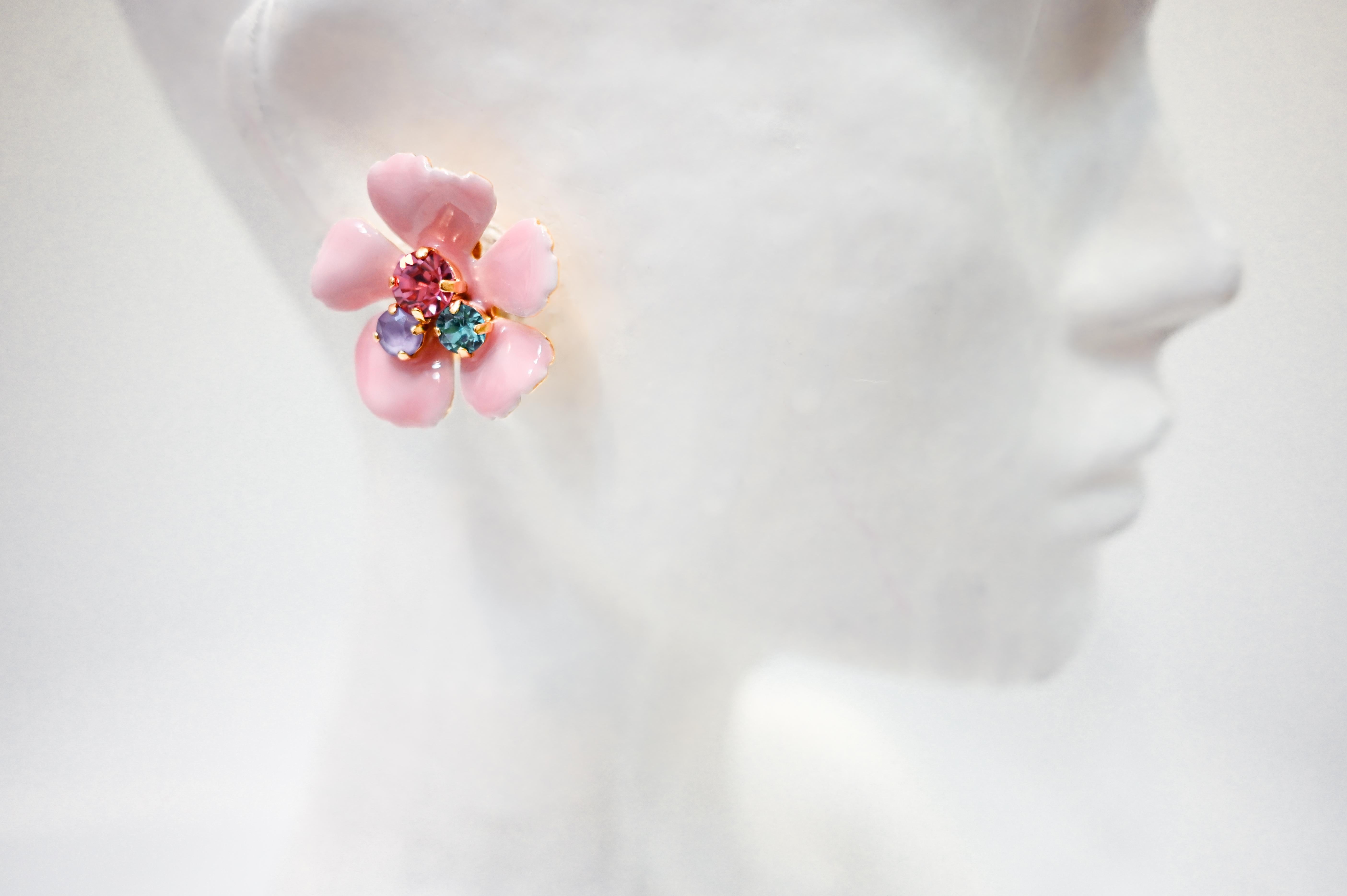 These earrings were made especially to wear with a one of a kind Flower Chocker From Philippe Ferrandis collection.
Enamel and Swarovski crystals.
Philippe Ferrandis has been a parurier in Paris since 1986. He creates two collections a year, always