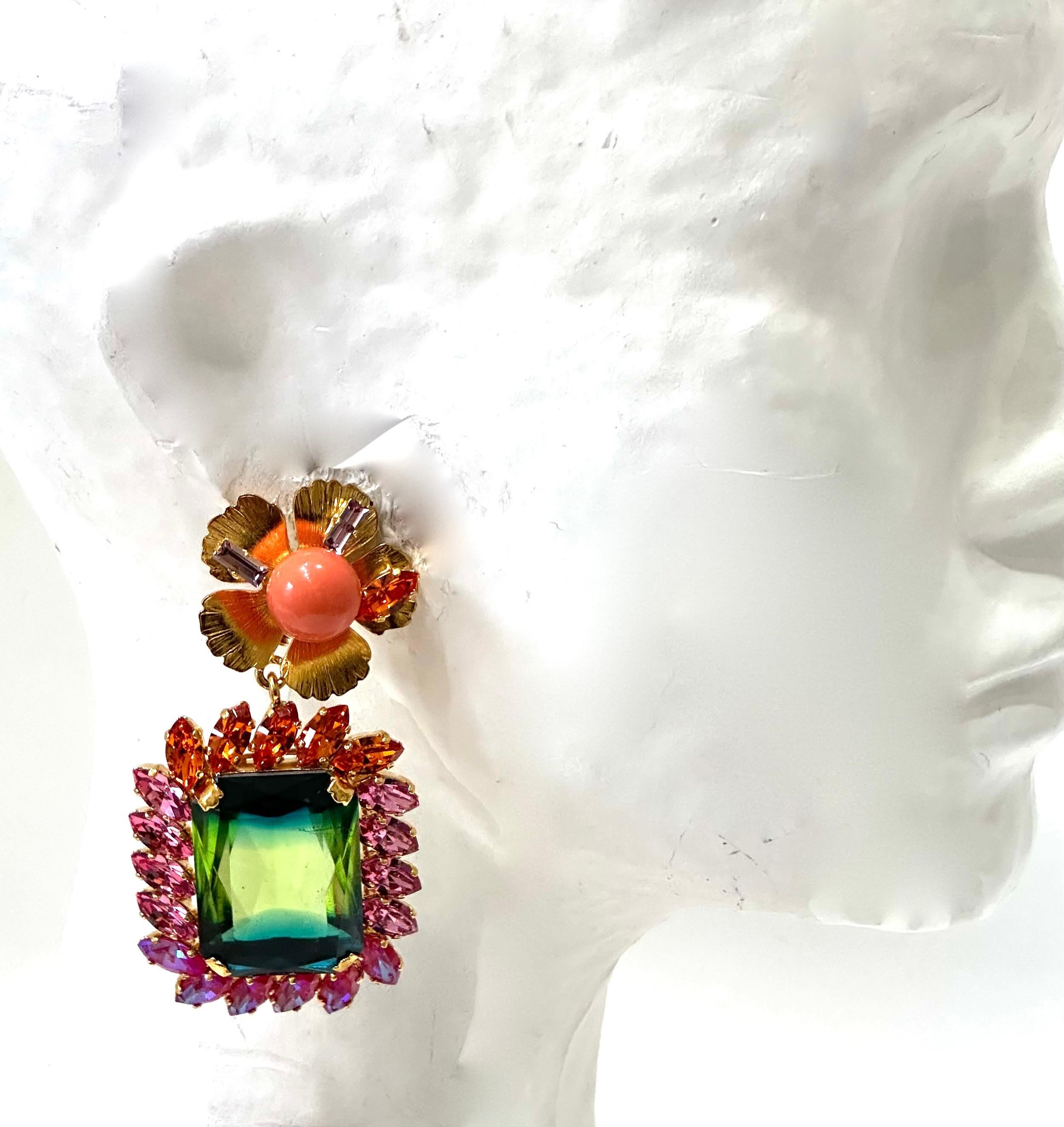One of a kind made exclusively for Isabelle K Jewelry.
24carat gilded brass, Swarovski Crystal in exquisite colors . Coral glass pearl.
A show stopper!
Philippe Ferrandis was just chosen by the iconic French perfume company Guerlain for a fabulous