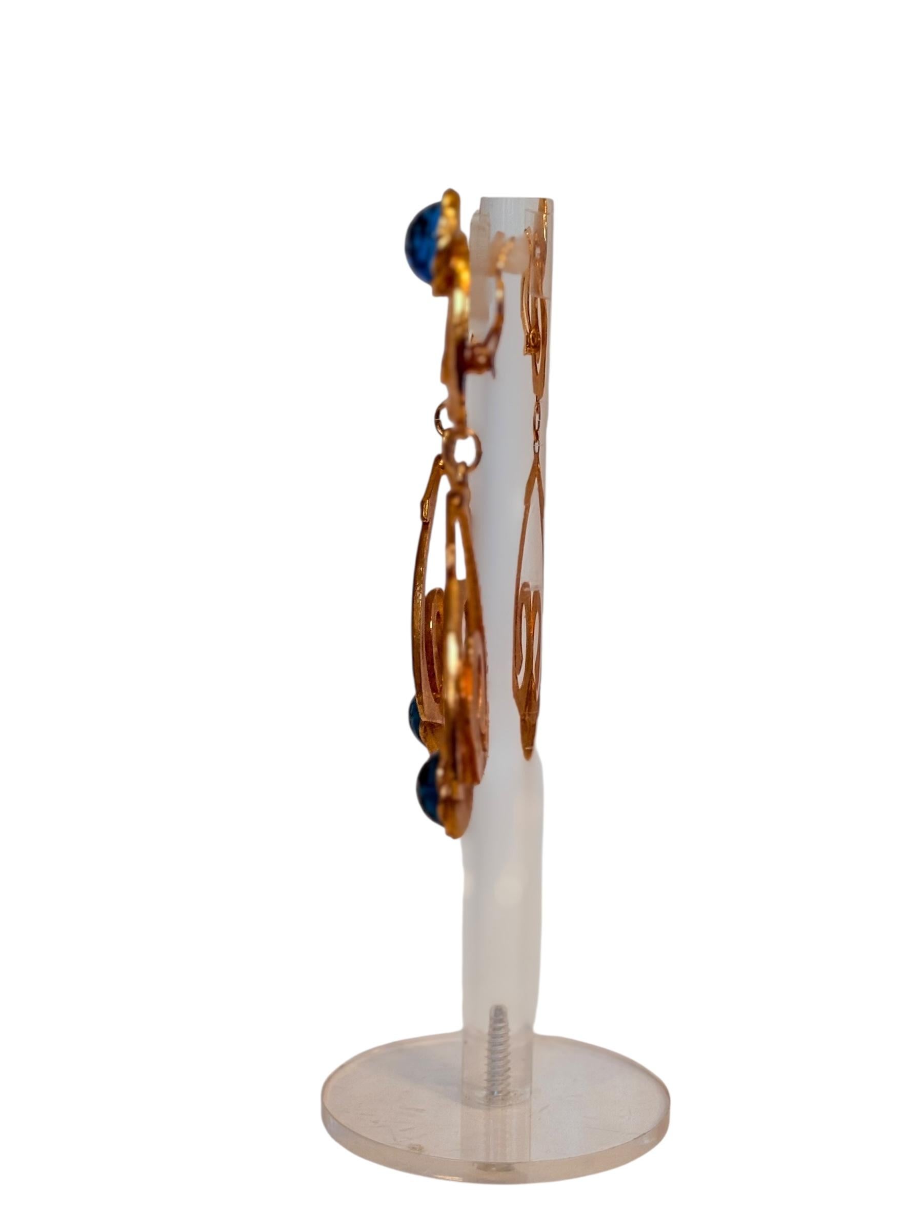 This piece is an exclusive co-creation between Isabelle K jewelry and Philippe Ferrandis.
His  sources of inspiration are diverse; nature, history, civilizations serve as starting point for his creations, which combine a demanding work of metals and