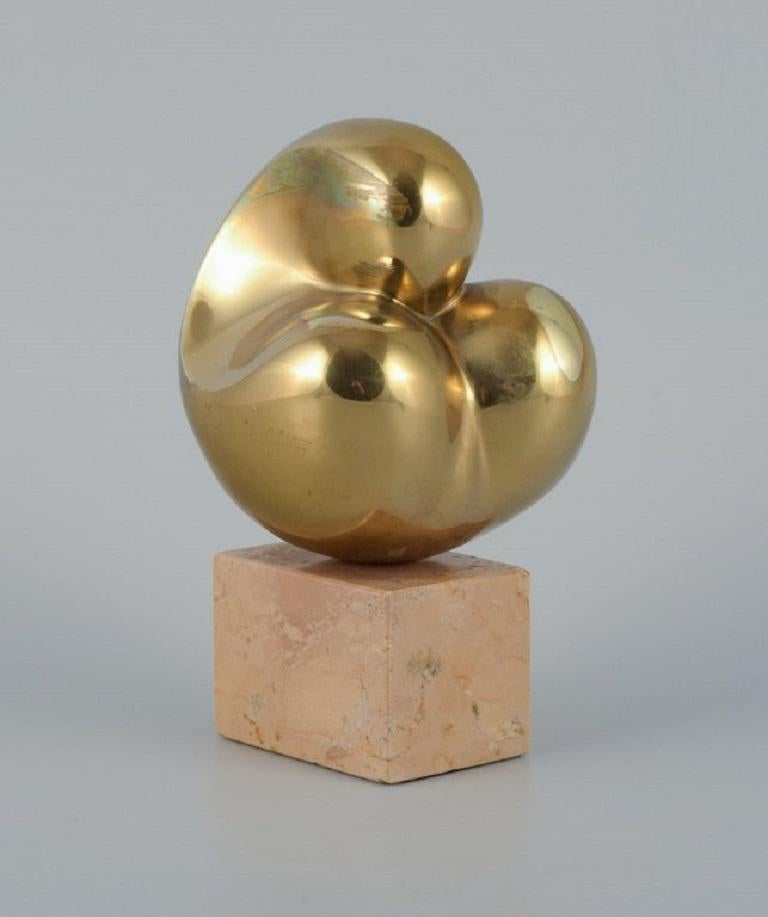 Philippe Jean, French sculptor.
Solid bronze.
Abstract bronze sculpture.
In perfect condition.
Approx. 1980.
Signed PH Jean 13/300.
Dimensions: H 15.0 x D 9.0 cm.