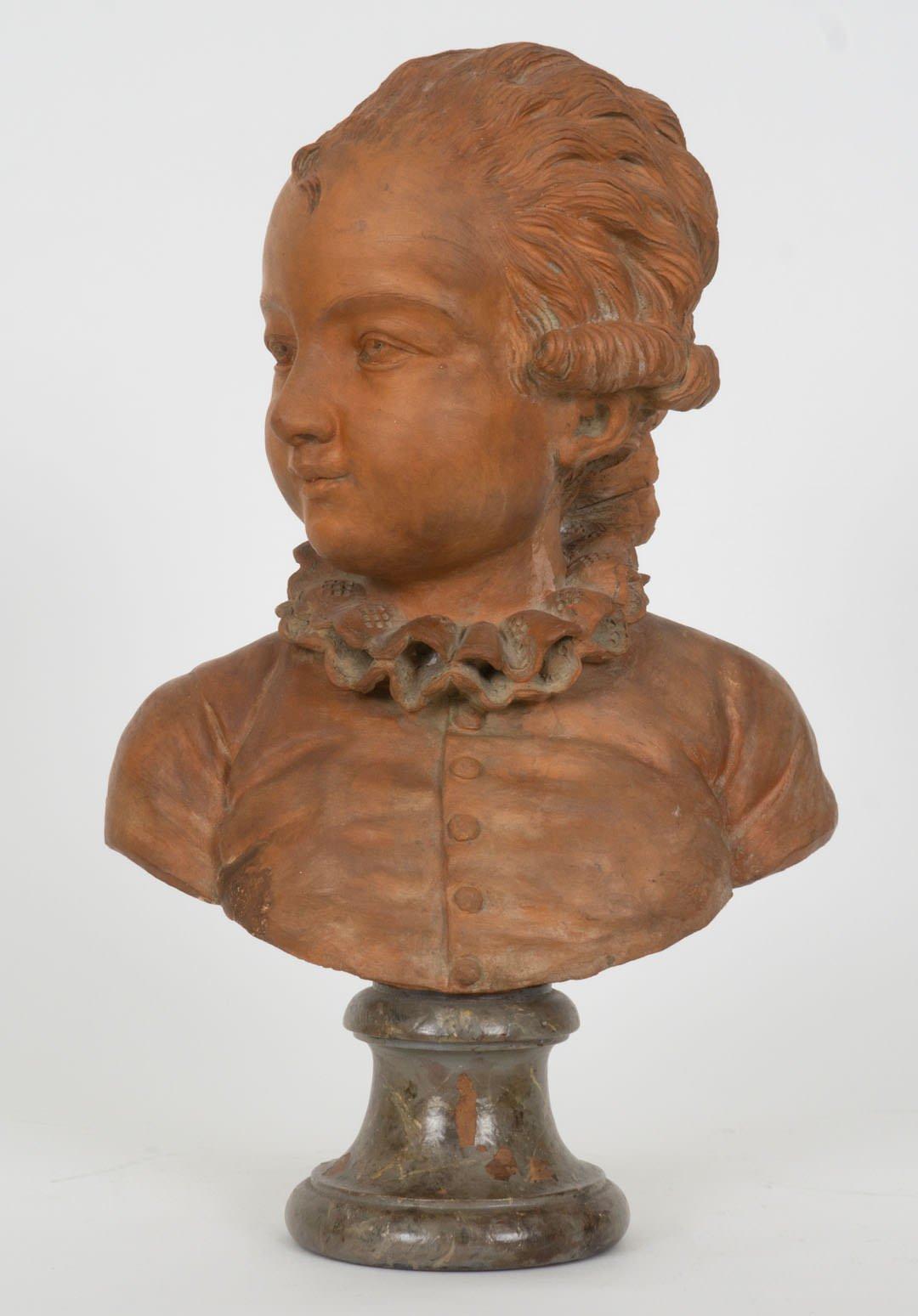 Buste en terre cuite d'un jeune homme, fin du XVIIIe siècle Sculpture française en vente 7