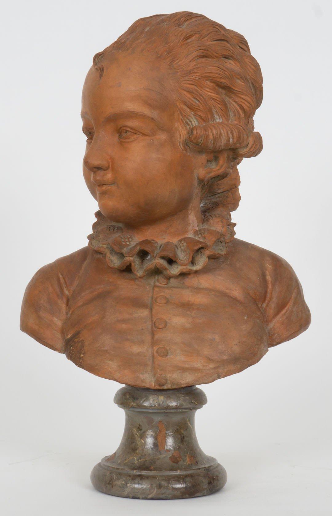 Buste en terre cuite d'un jeune homme, fin du XVIIIe siècle Sculpture française en vente 1