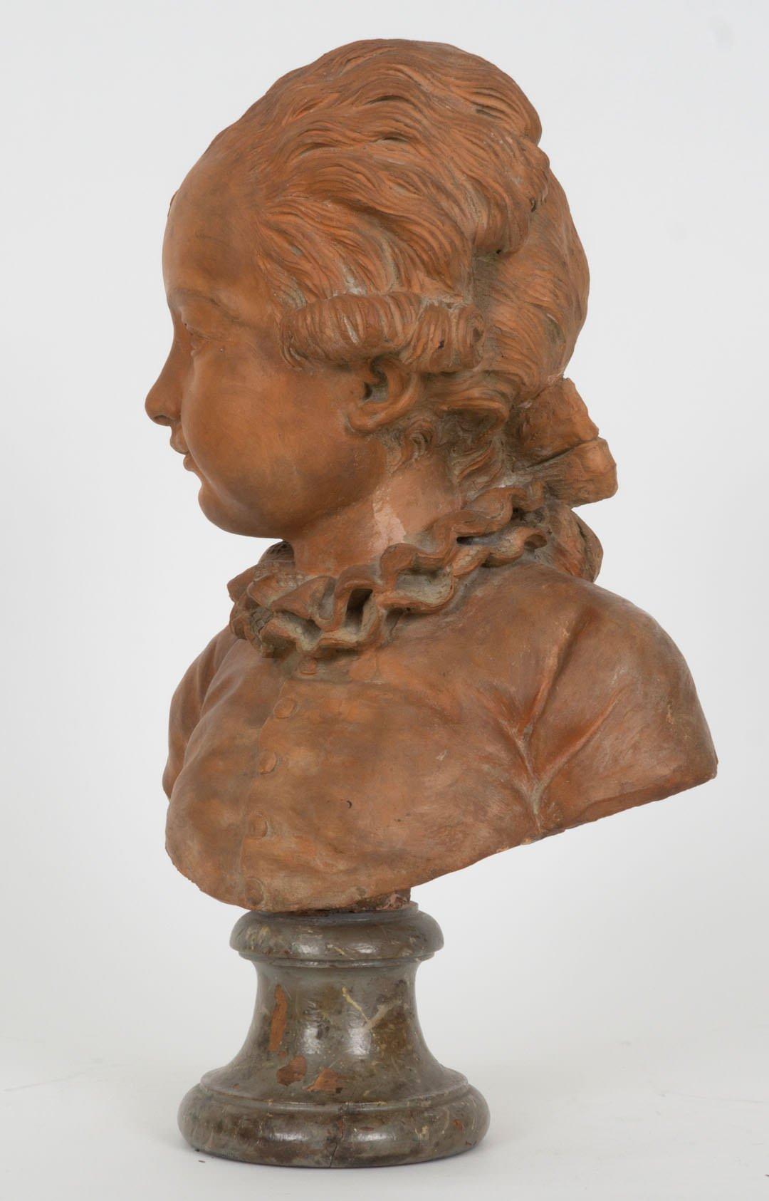 Buste en terre cuite d'un jeune homme, fin du XVIIIe siècle Sculpture française en vente 2