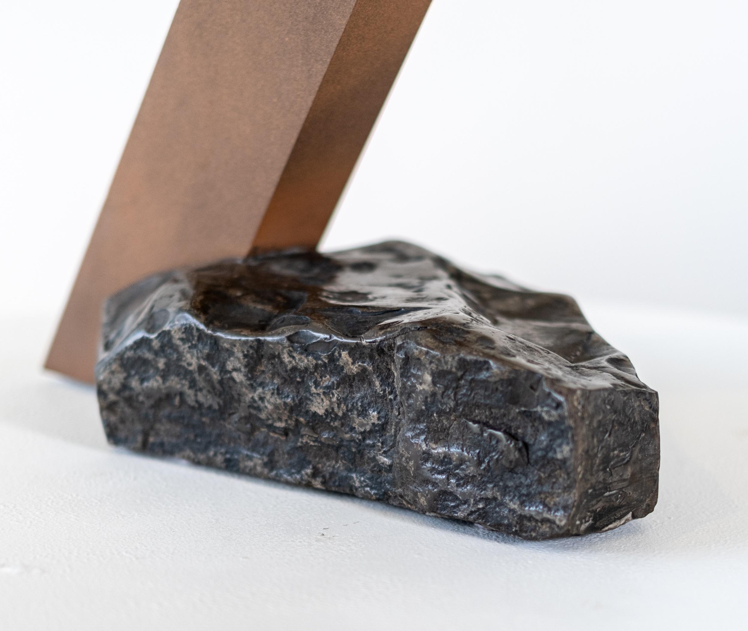 Another World Minor I - geometrisch abstrakte, moderne, polierte Aluminiumskulptur im Angebot 2
