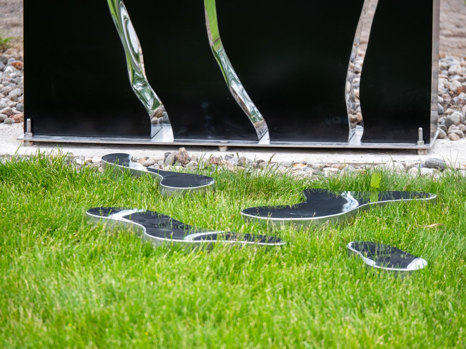 Water Writing V3 - tall, black, geometric, modern, outdoor steel sculpture - Contemporary Art by Philippe Pallafray