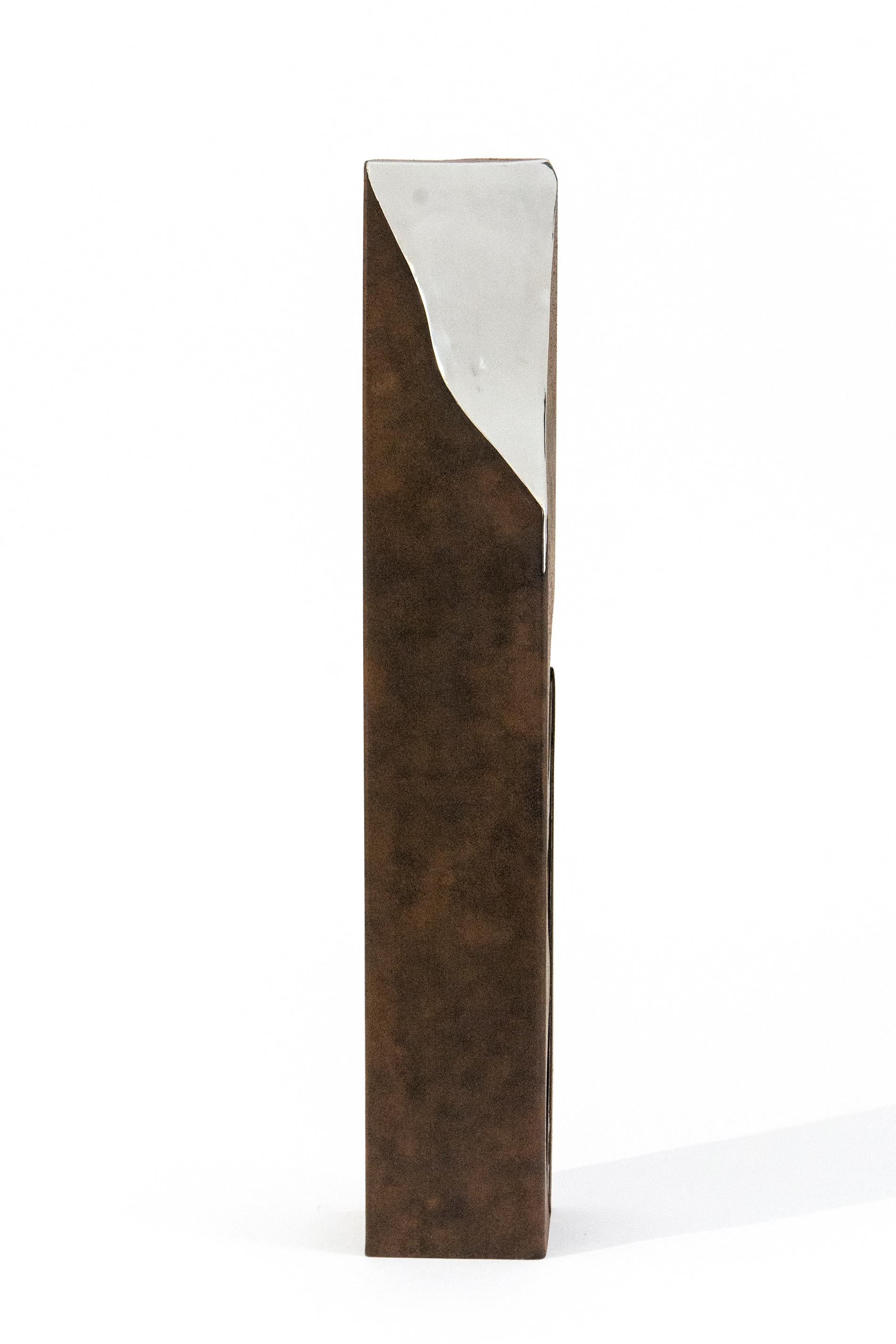 Athabasca Rust 1/10 - scultura alta, moderna, geometrica, contemporanea, in acciaio