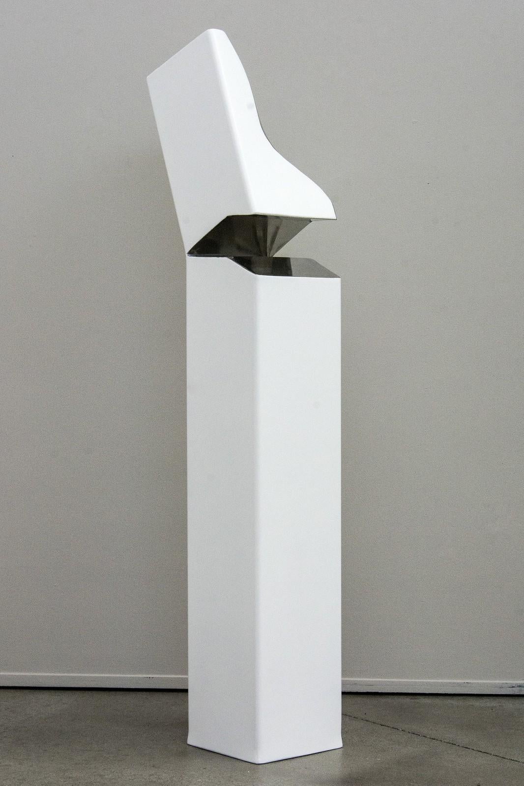Athabasca - Sculpture blanche en acier inoxydable blanche de 1/10 cm de haut, blanche, géométrique, moderne en vente 1
