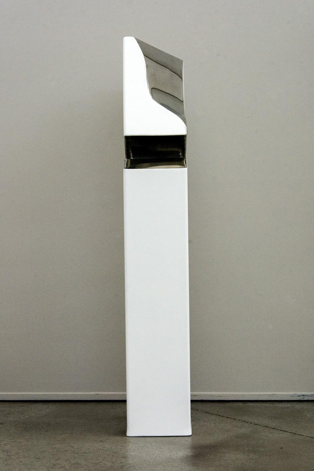 Athabasca - Sculpture blanche en acier inoxydable blanche de 1/10 cm de haut, blanche, géométrique, moderne en vente 2