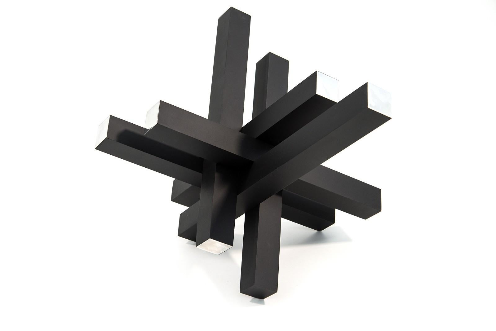 Attraction Black - dynamic, intersecting geometry, modern, aluminum sculpture - Sculpture by Philippe Pallafray