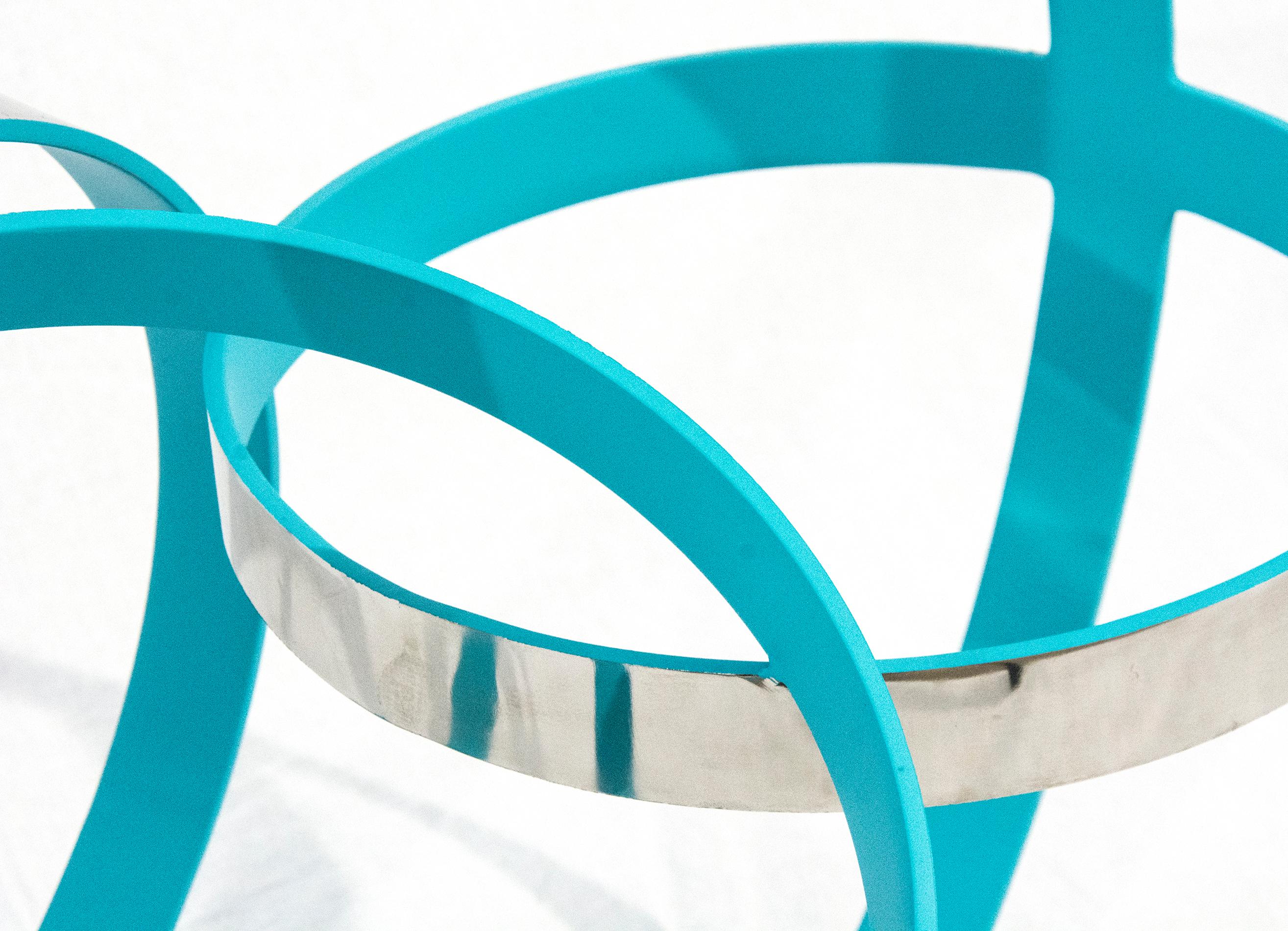 Sculpture abstraite moderne et brillante à quatre anneaux Temps Zero Blue - Contemporain Art par Philippe Pallafray