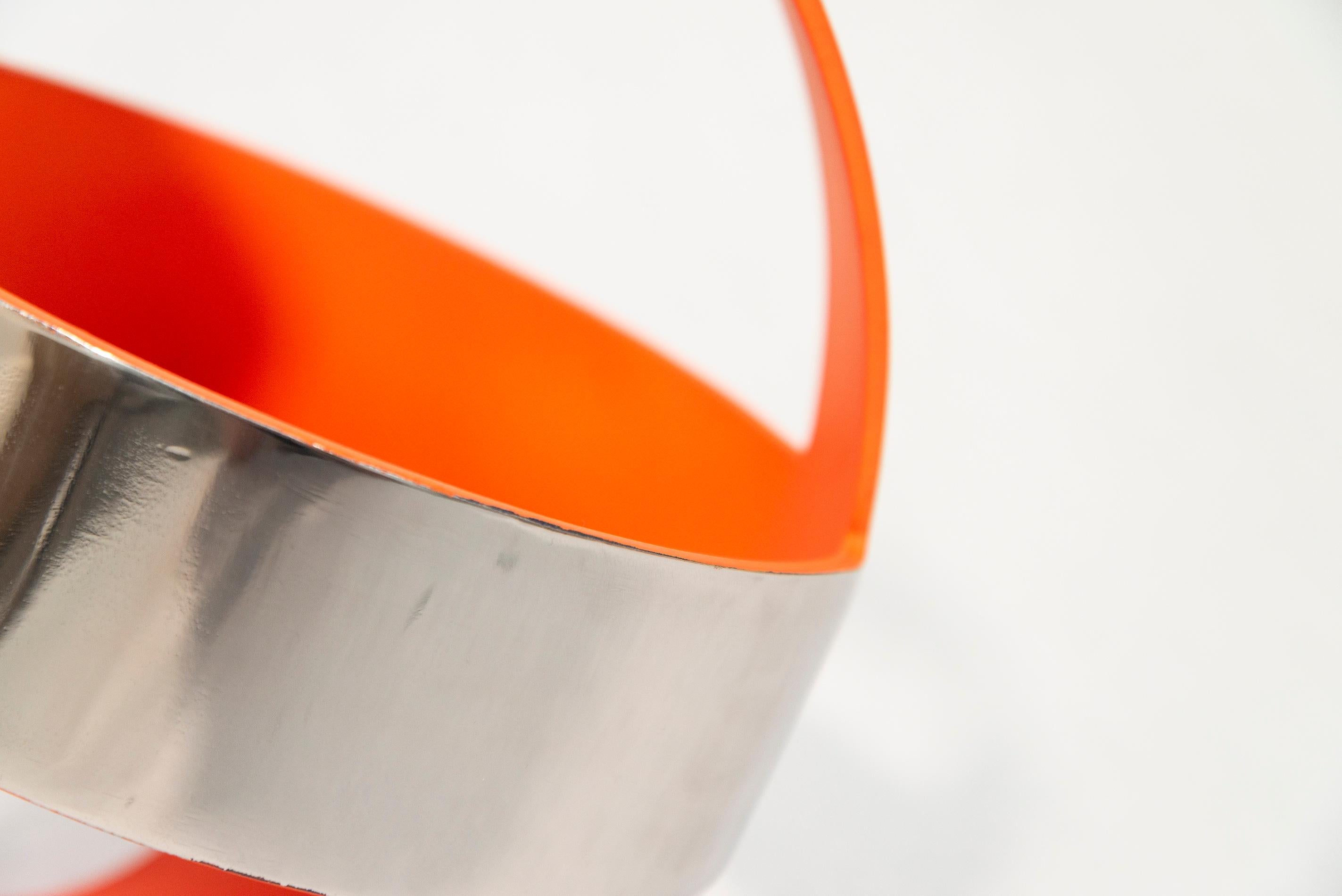 Quatre anneaux Temps Zero orange 1/10 - abstrait, acier inoxydable, sculpture en vente 2