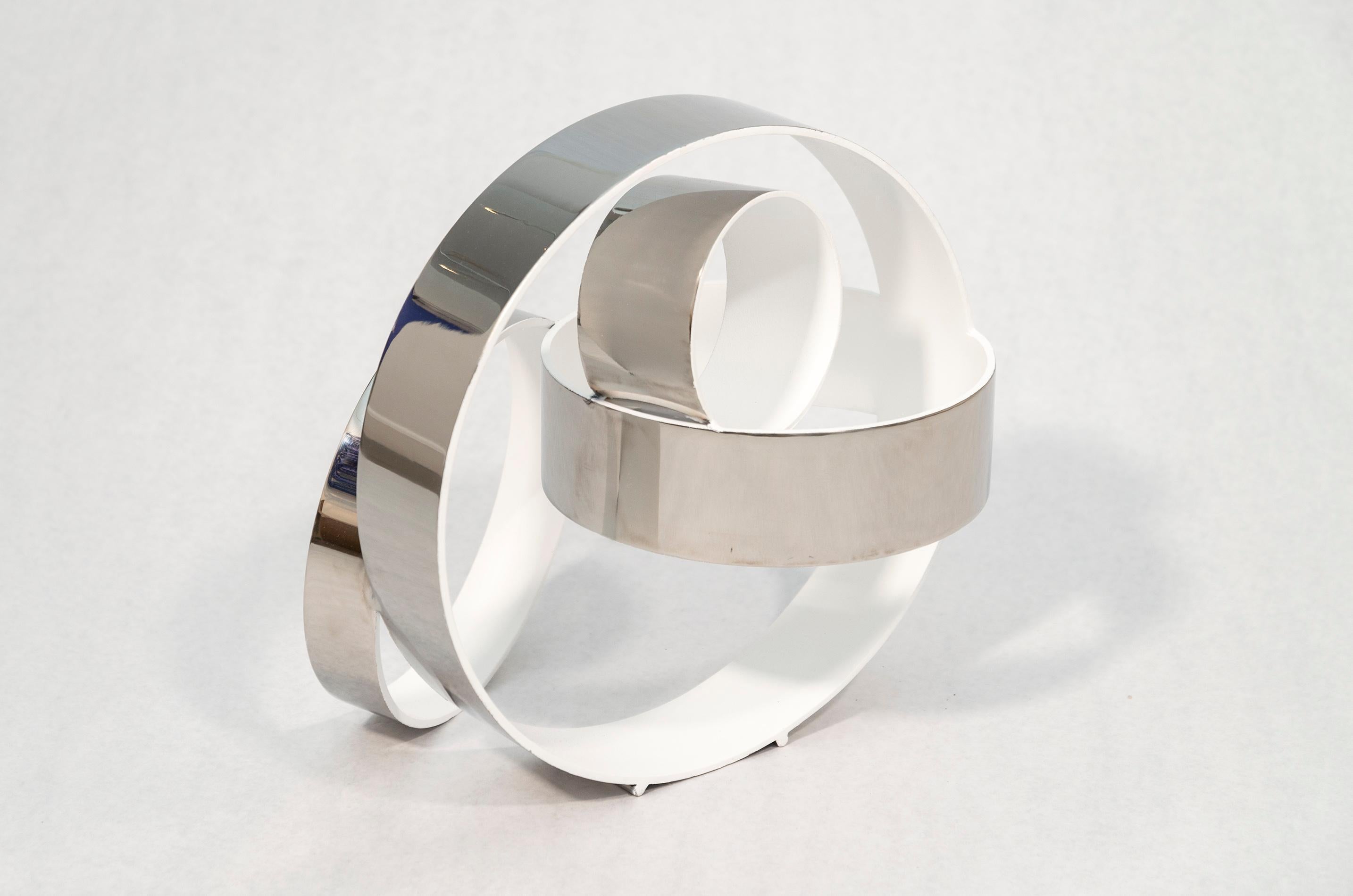 Four Ring Temps Zero Small White 1/10 - abstract, stainless steel, sculpture - Contemporary Sculpture by Philippe Pallafray