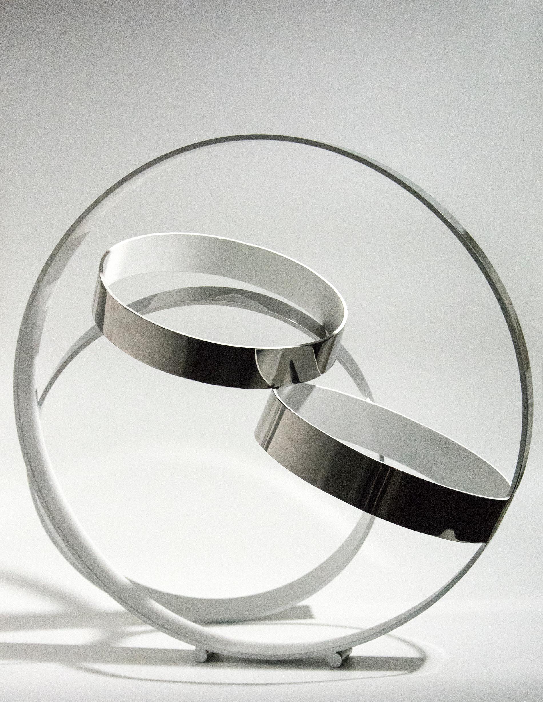 Four Ring Temps Zero White 3/10 - Stainless steel rings with white interior - Gray Abstract Sculpture by Philippe Pallafray