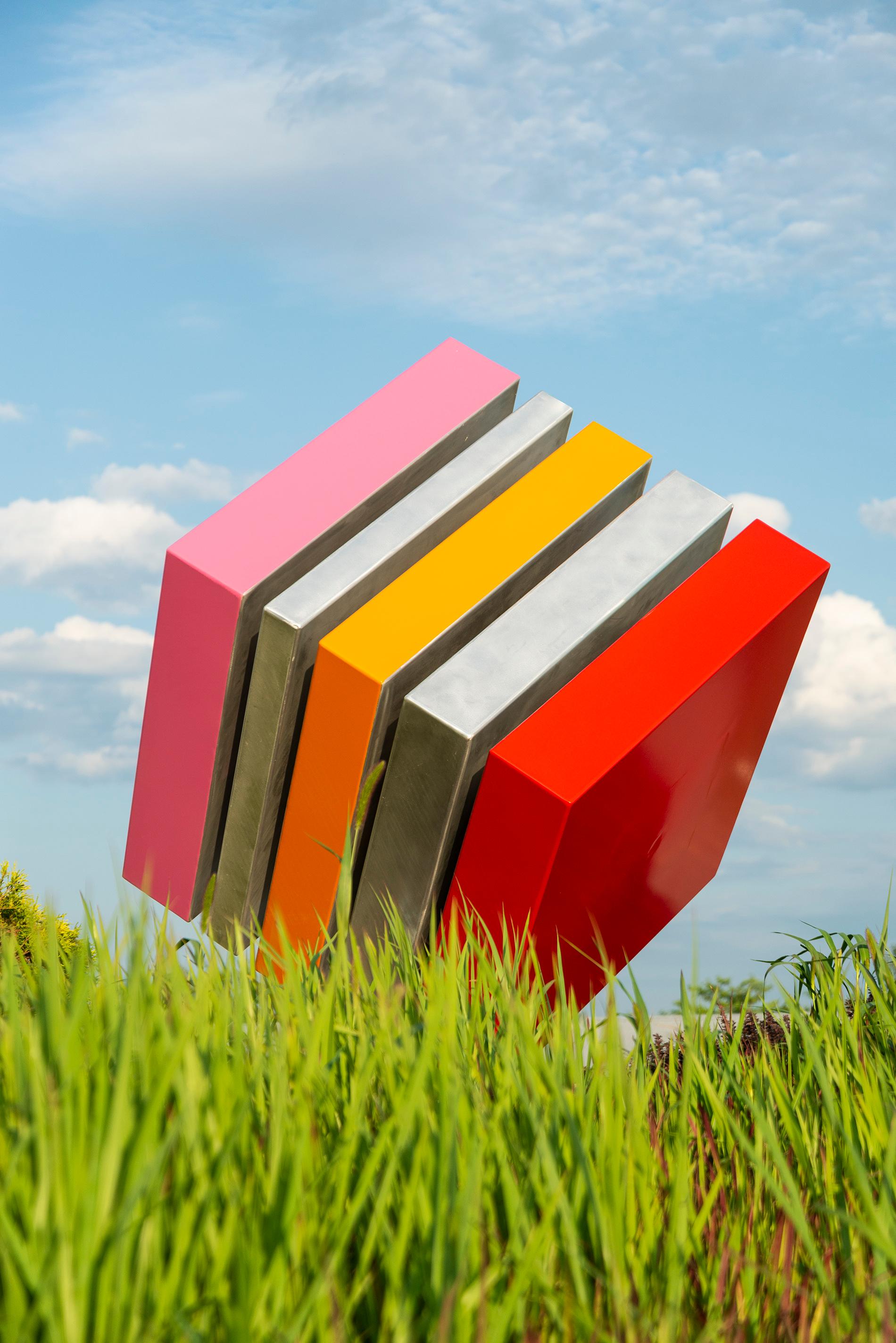 Le Cube - sculpture d'extérieur en acier peint, de grande taille, colorée et contemporaine en vente 7