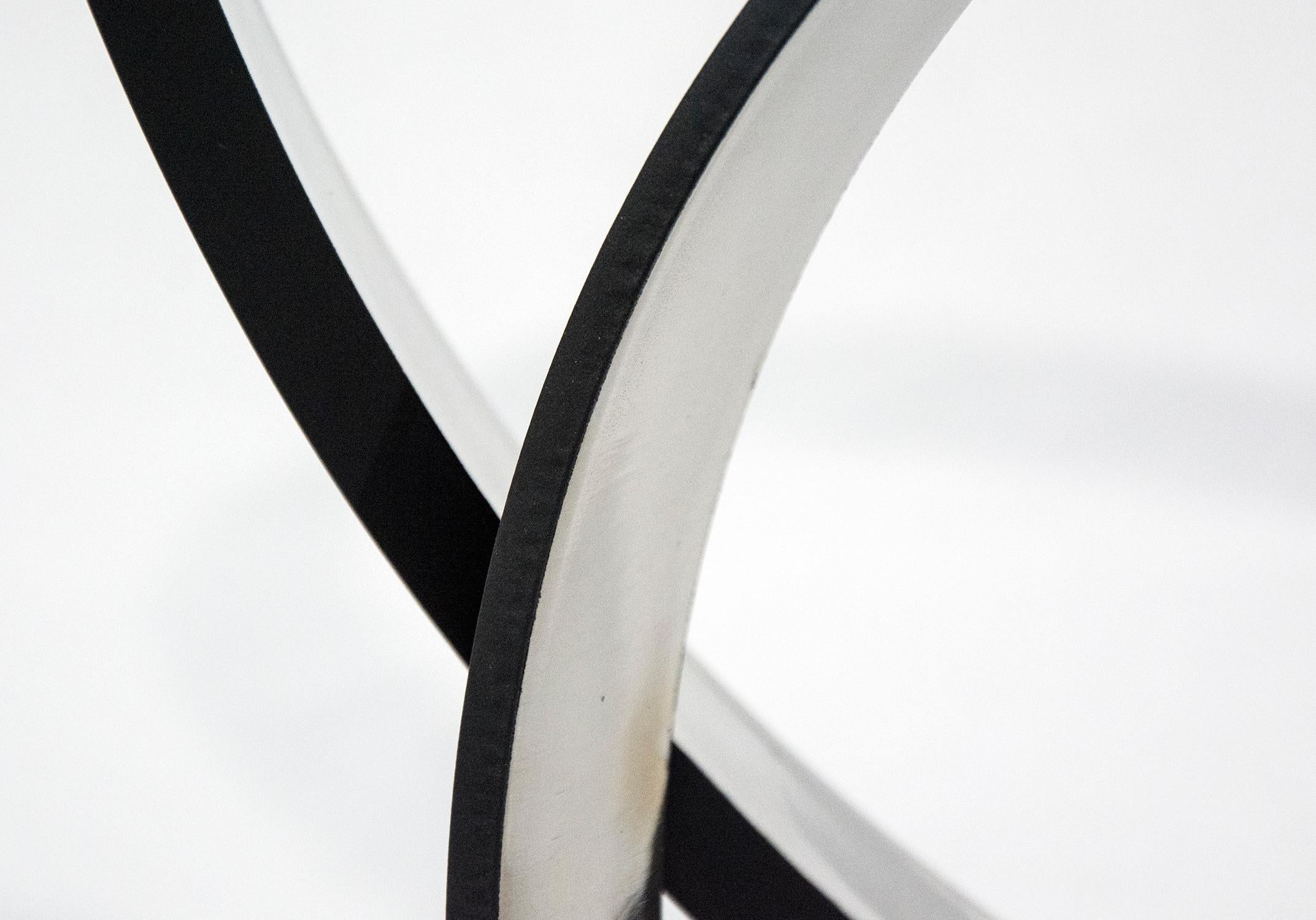 Temps Zero Black 6/10, acier inoxydable, anneaux, dessus de table, abstrait, sculpture - Noir Abstract Sculpture par Philippe Pallafray