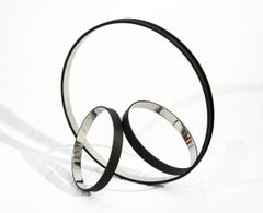 Temps Zero Black 6/10 - stainless steel, rings, table-top, abstract, sculpture