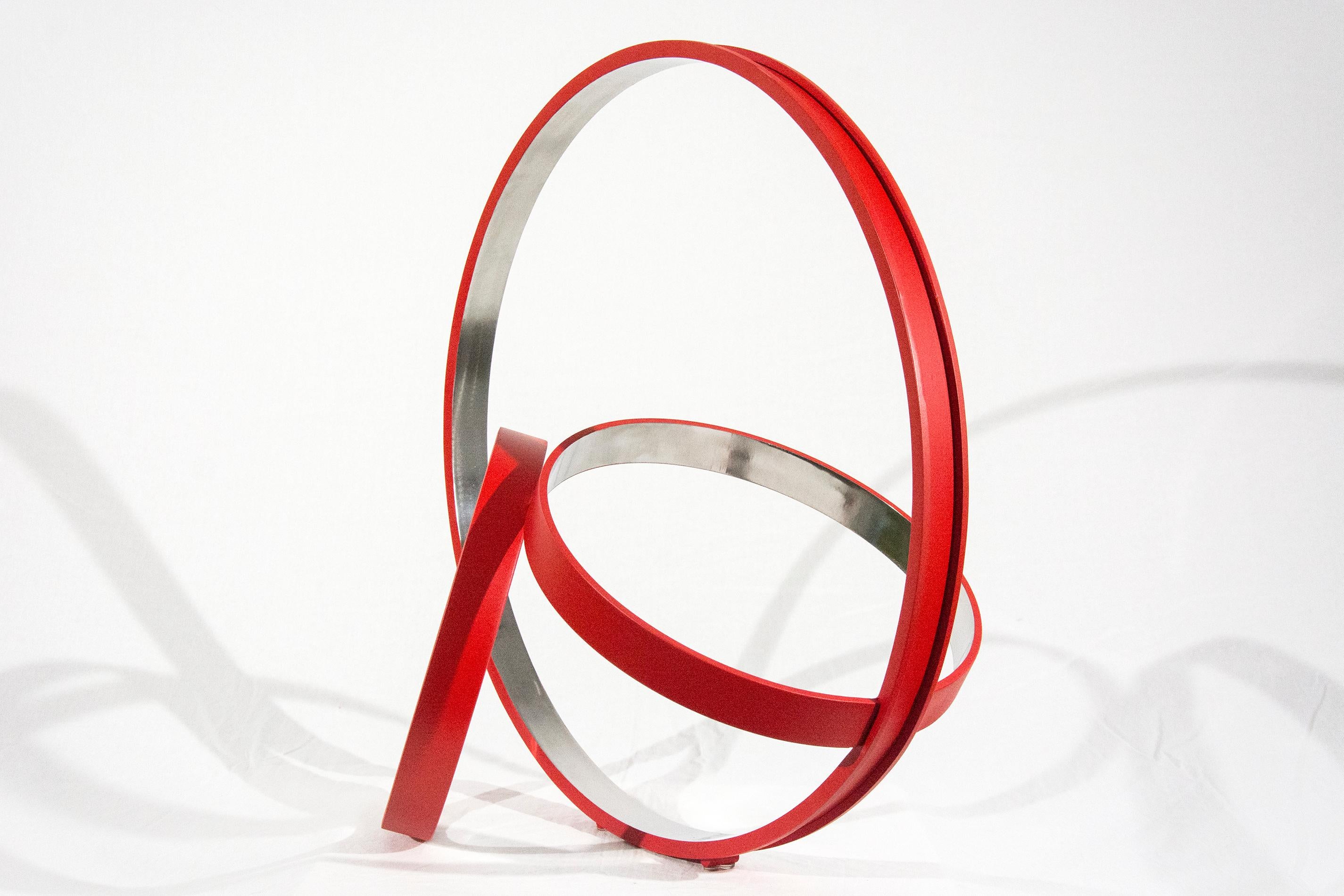 Abstract Sculpture Philippe Pallafray - Trois anneaux Temps rouges Zero 2/10 - sculpture géométrique abstraite en acier inoxydable