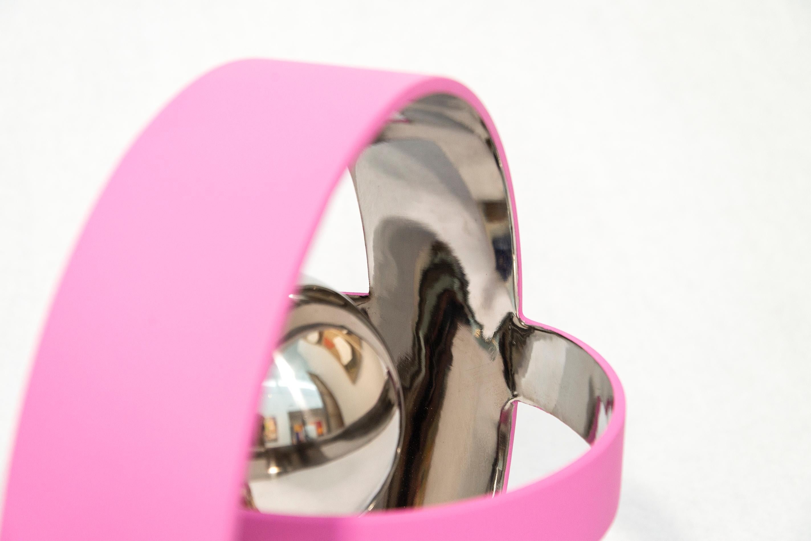 Deux anneaux Temps Zero rose avec boule 2/10 - sculpture abstraite en acier inoxydable en vente 3