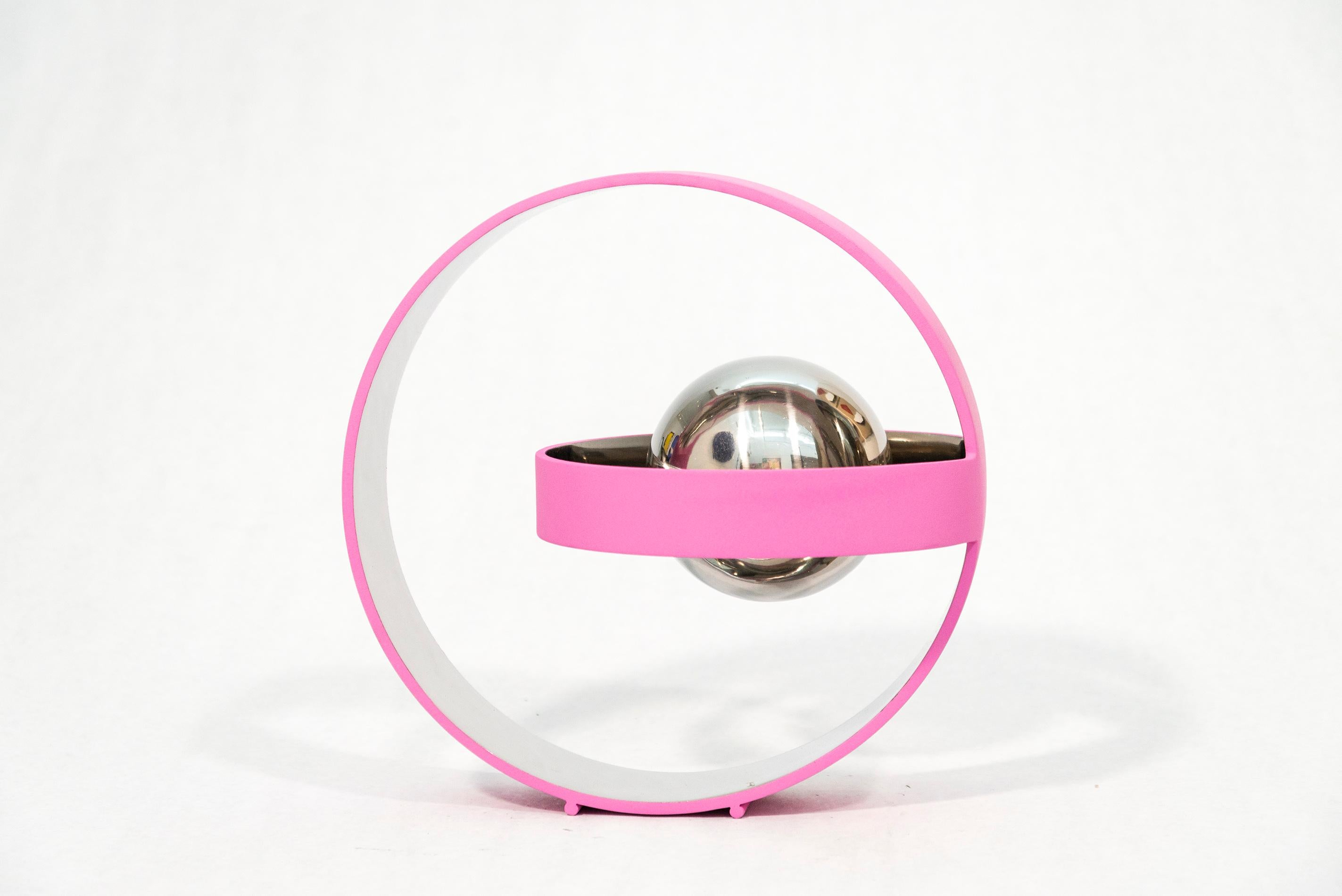 Abstract Sculpture Philippe Pallafray - Deux anneaux Temps Zero rose avec boule 2/10 - sculpture abstraite en acier inoxydable